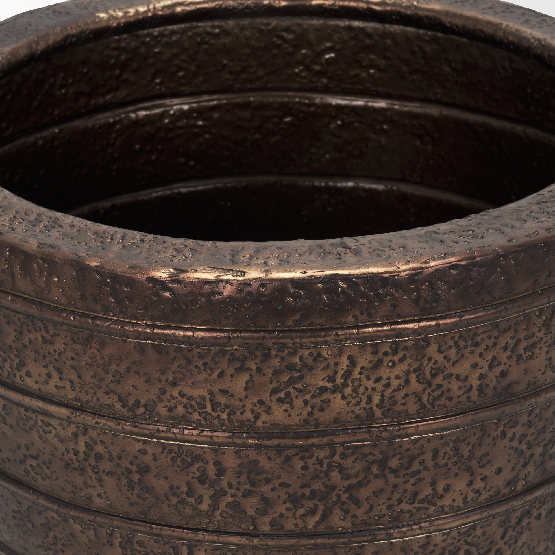 Aivana Vase
