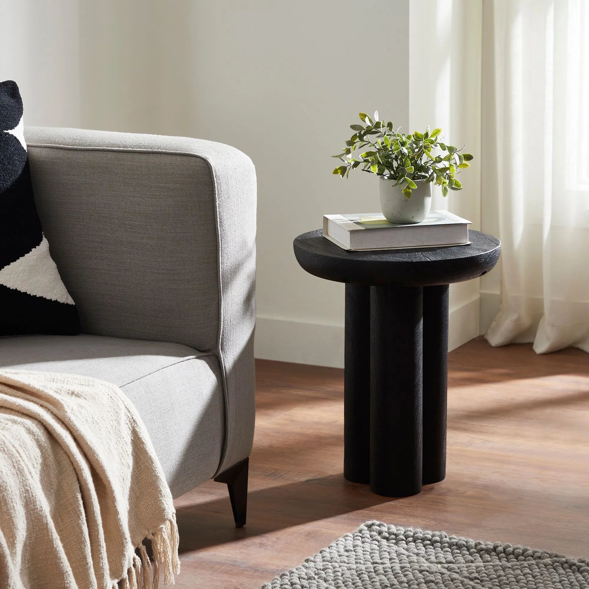 Quintin Side & End Table