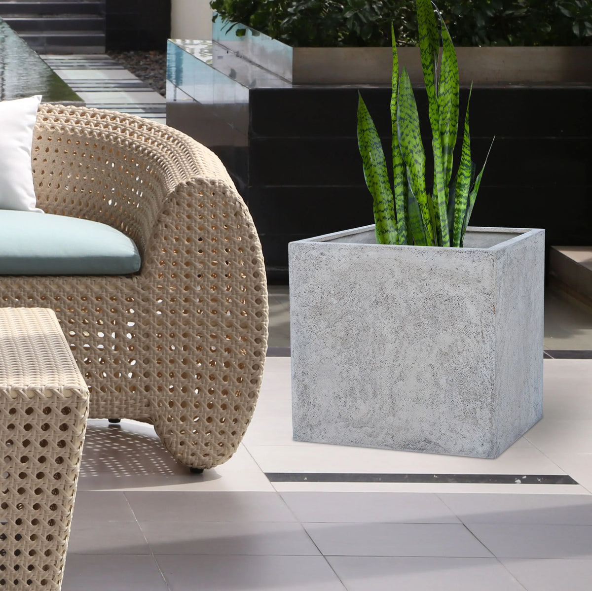 Alona Planter