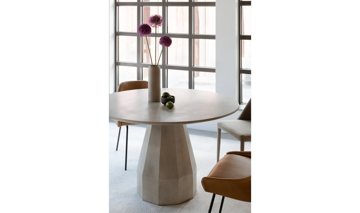Templo Outdoor Dining Table