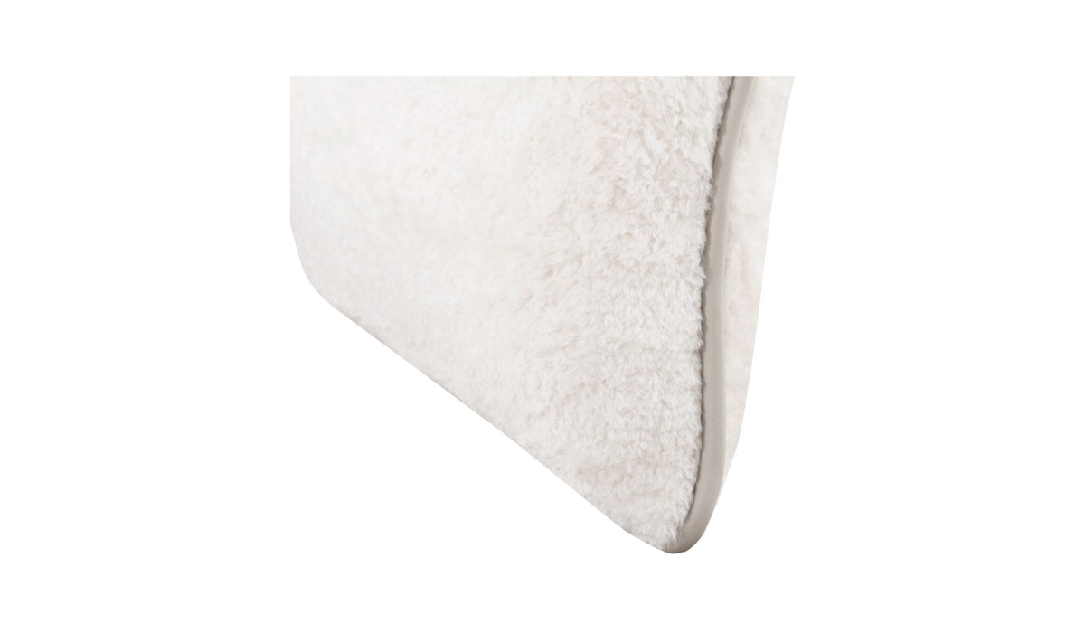 Carr 25 in Cushion