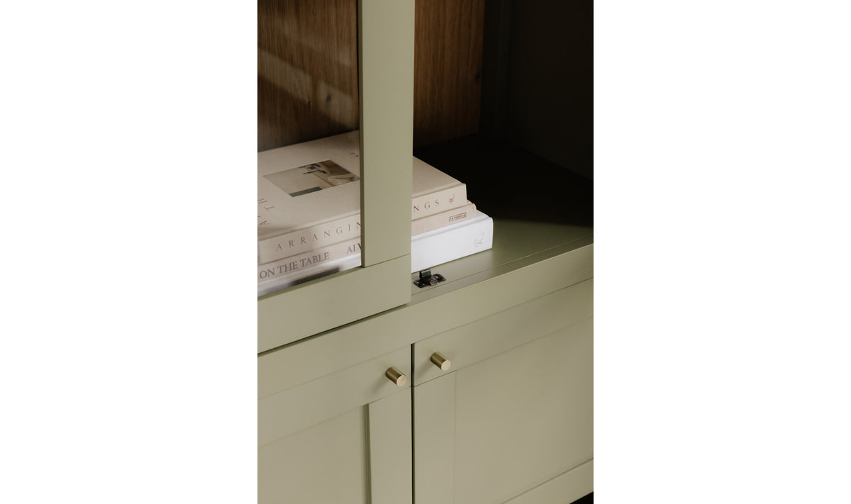 Hannah Cabinet
