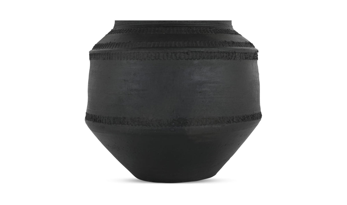 Astra Vessel Black Terracotta