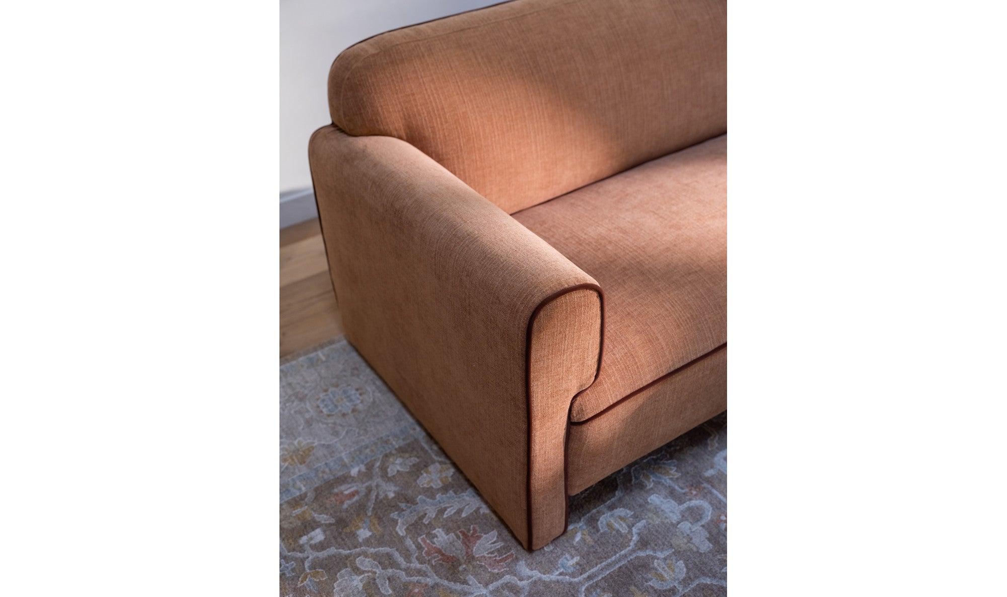 Leo Sofa