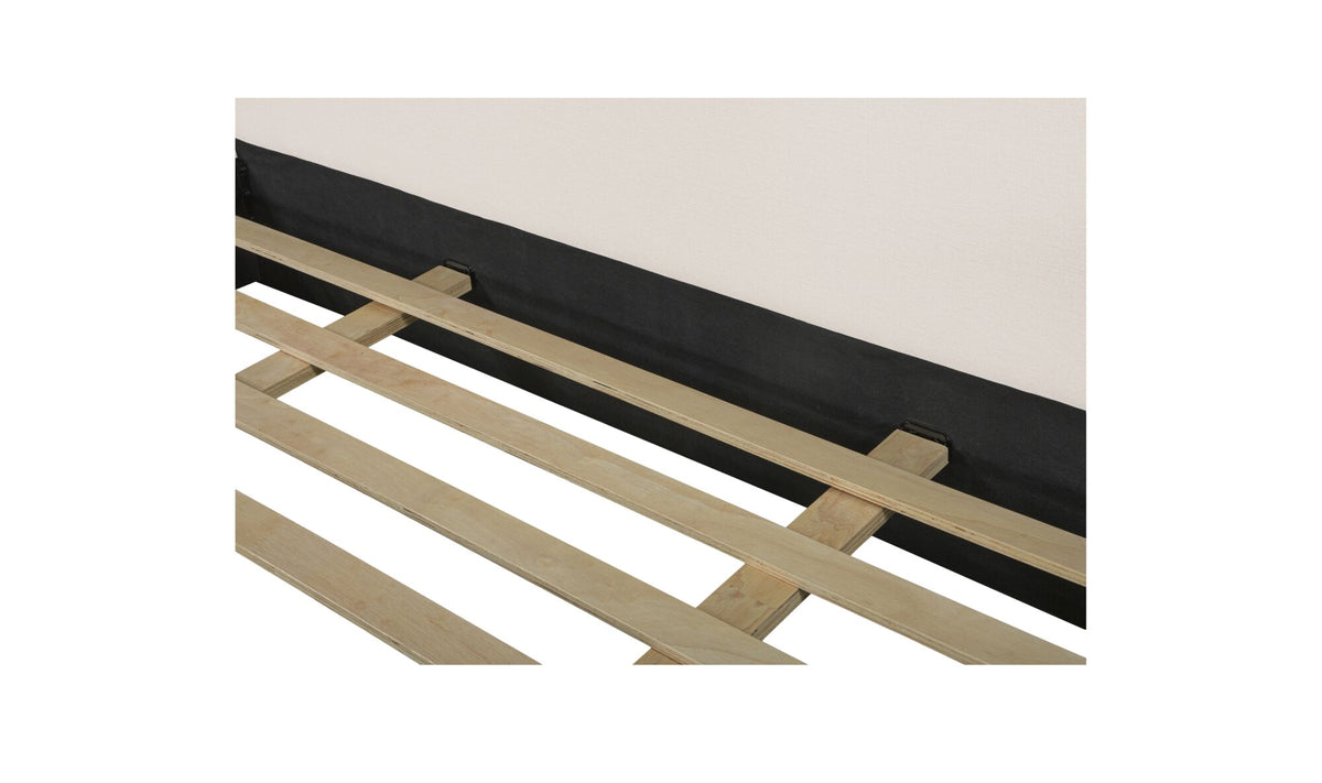 Camilla Bed