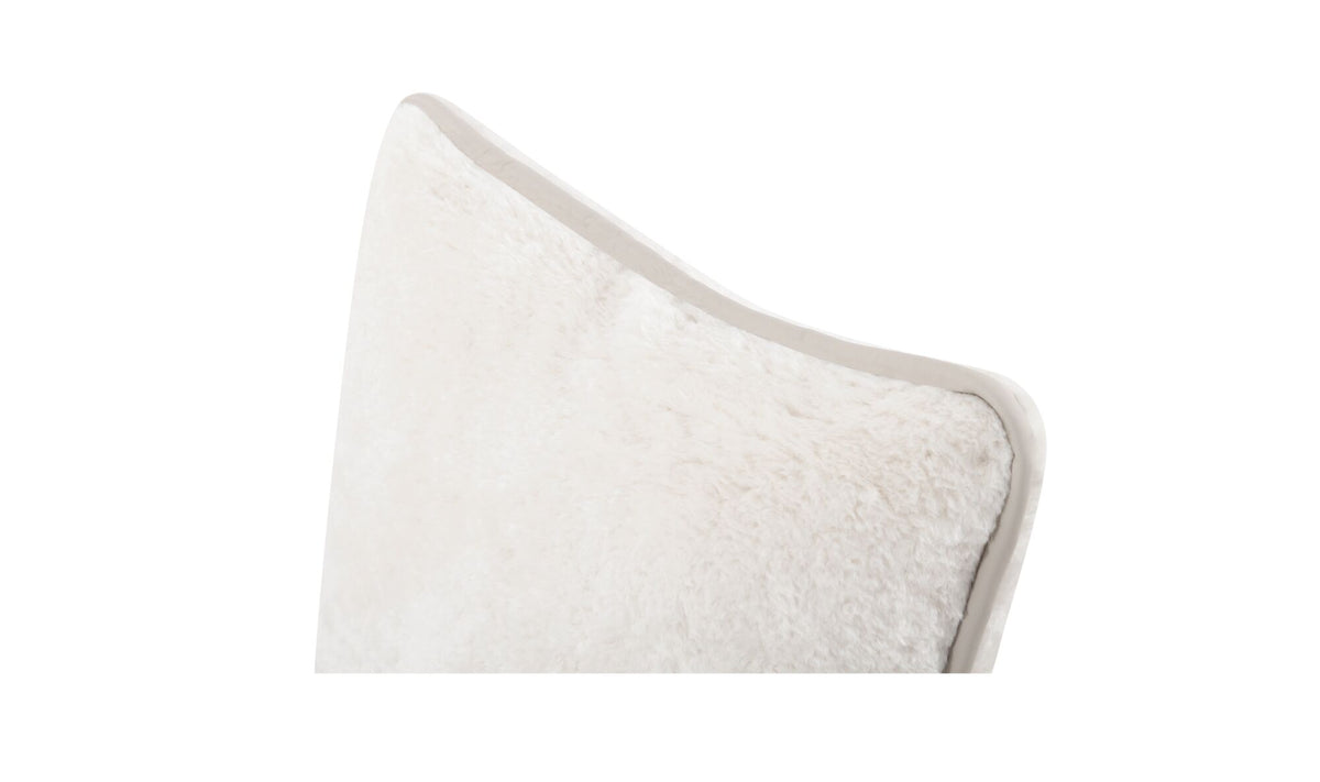 Carr 20 in Cushion
