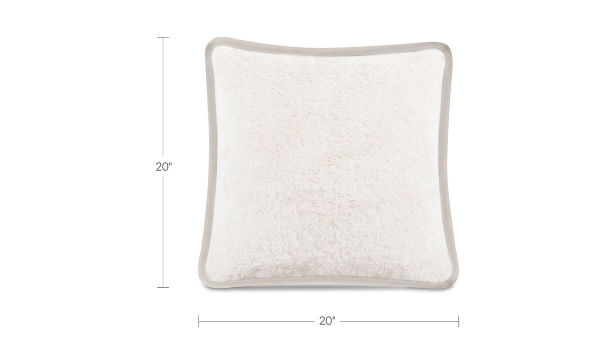 Carr 20 in Cushion
