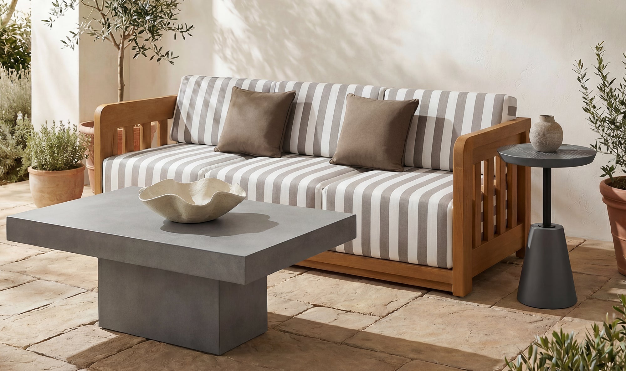 Maxima Outdoor Coffee Table