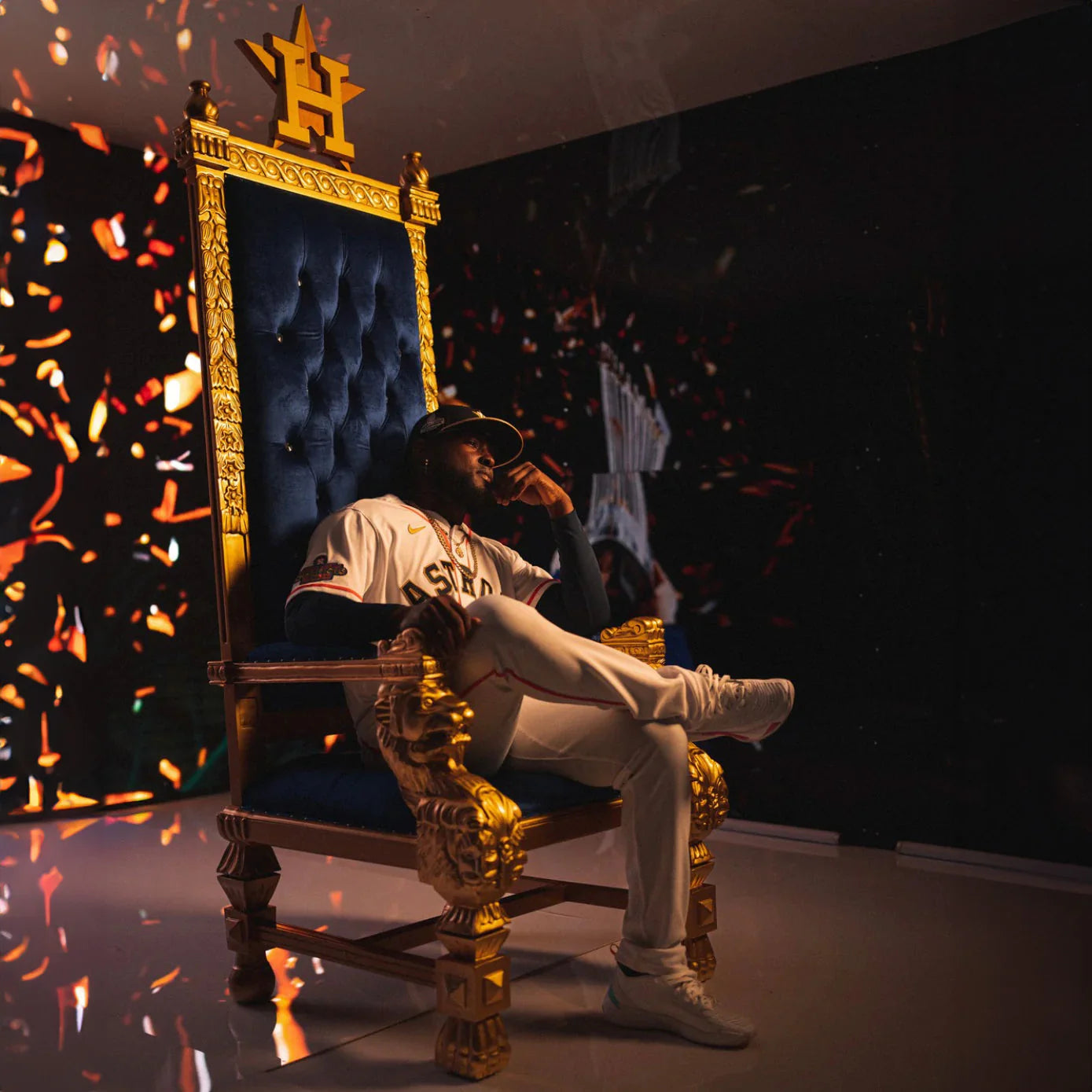 King Kong 88 Throne Chair
