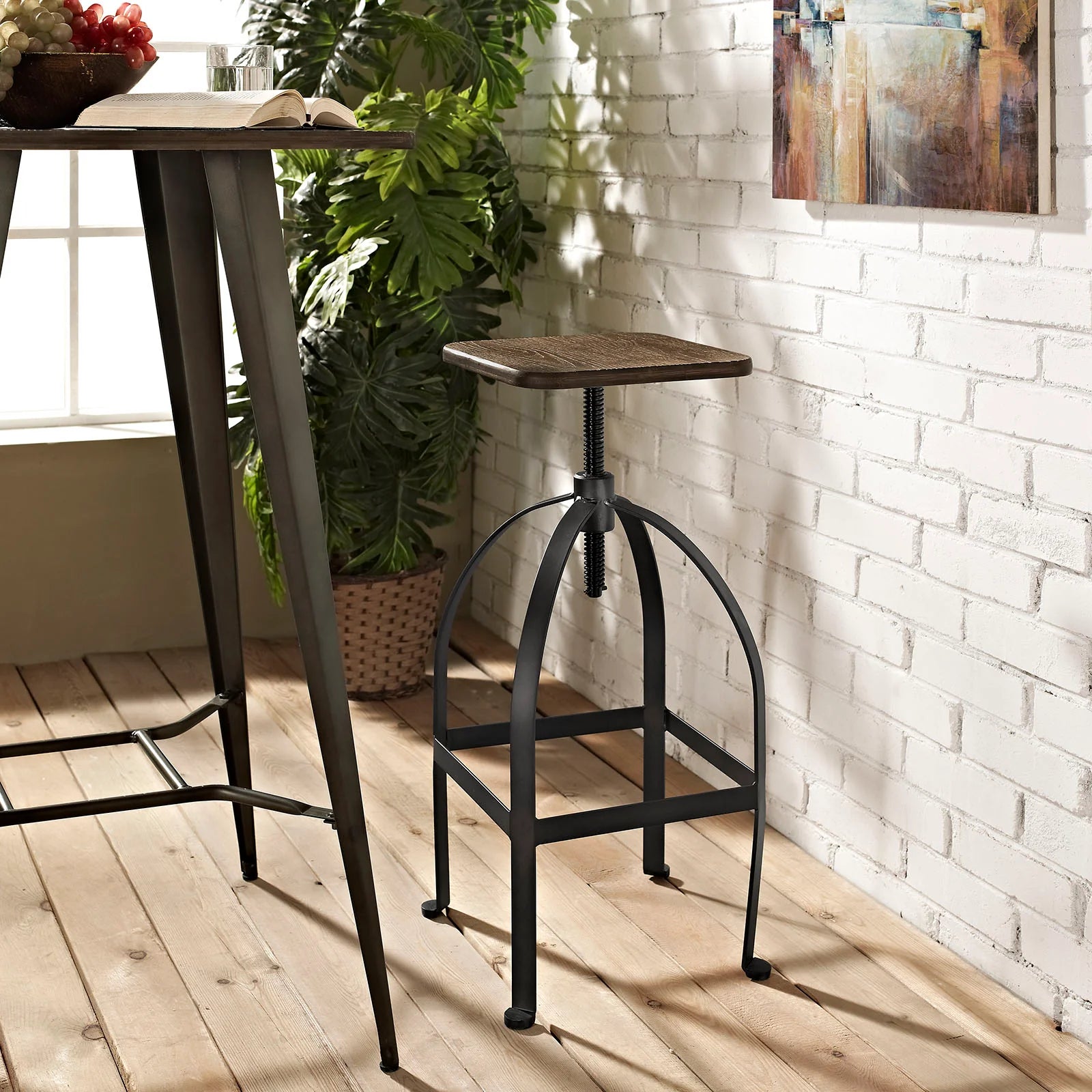 Pointe Bar Stool