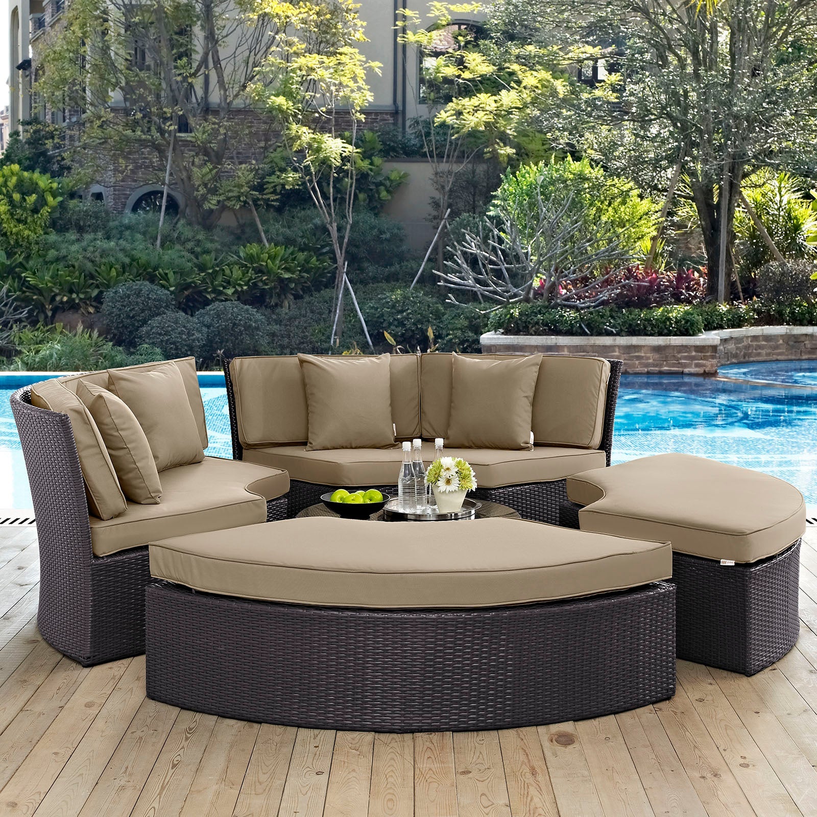 Convene Circular Outdoor Patio Daybed Set