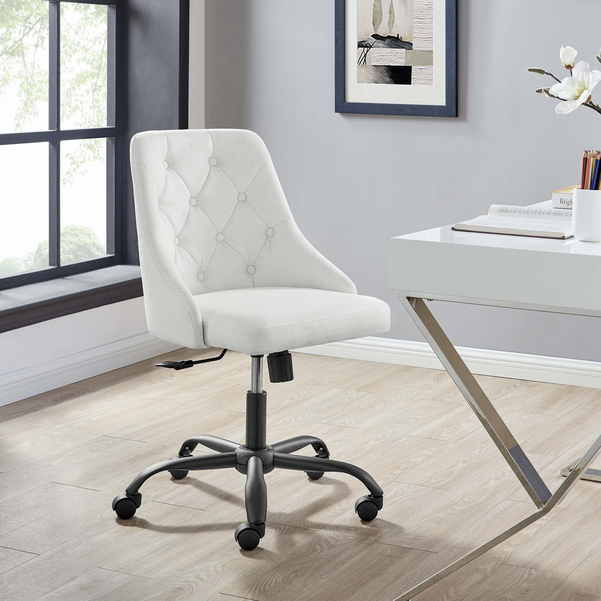 Chaise de bureau pivotante rembourrée et touffetée distincte