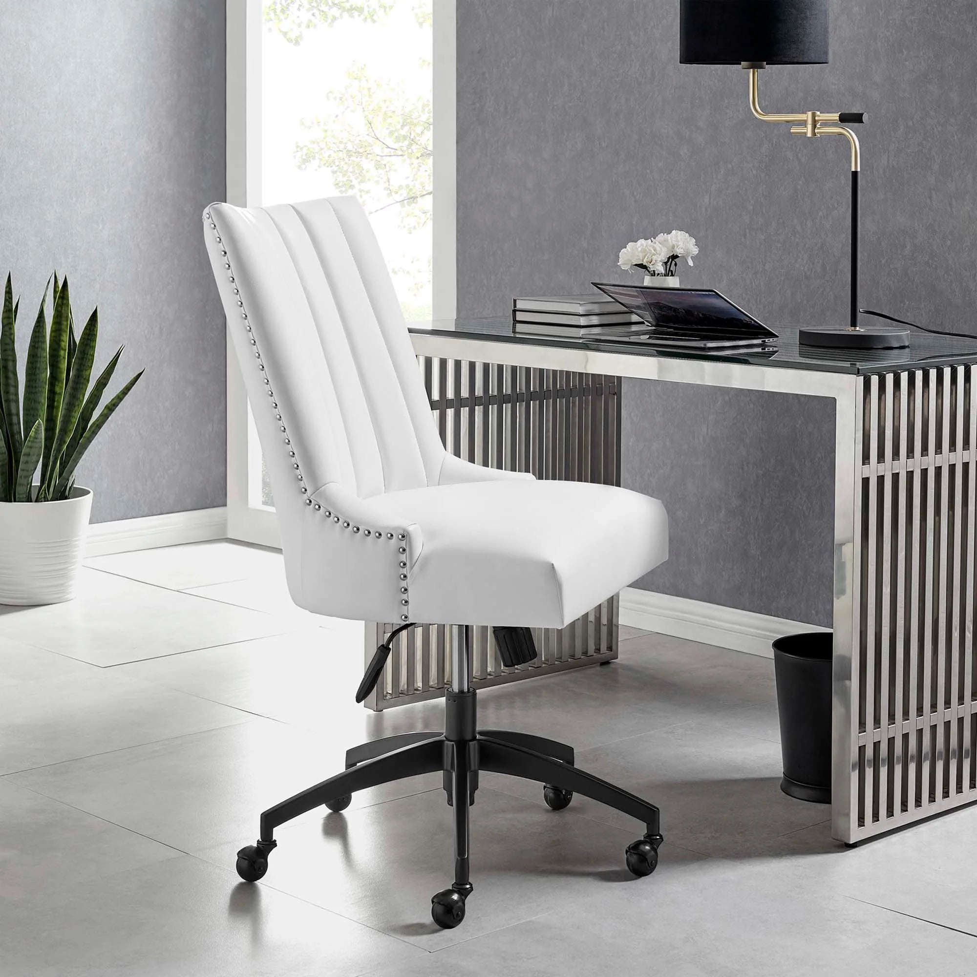 Chaise de bureau en cuir végétalien tufté Empower Channel