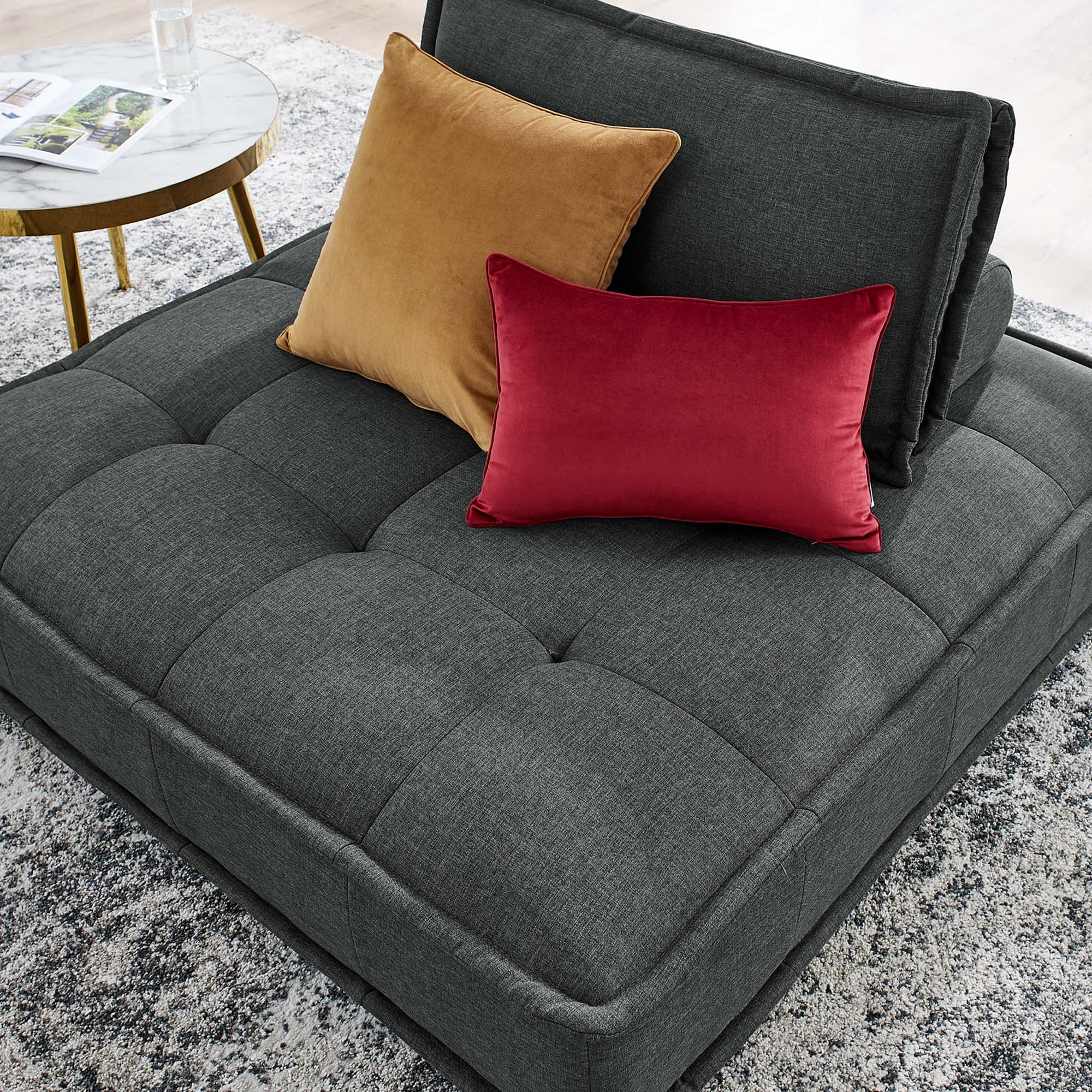 Chaise sans accoudoirs en tissu capitonné Saunter