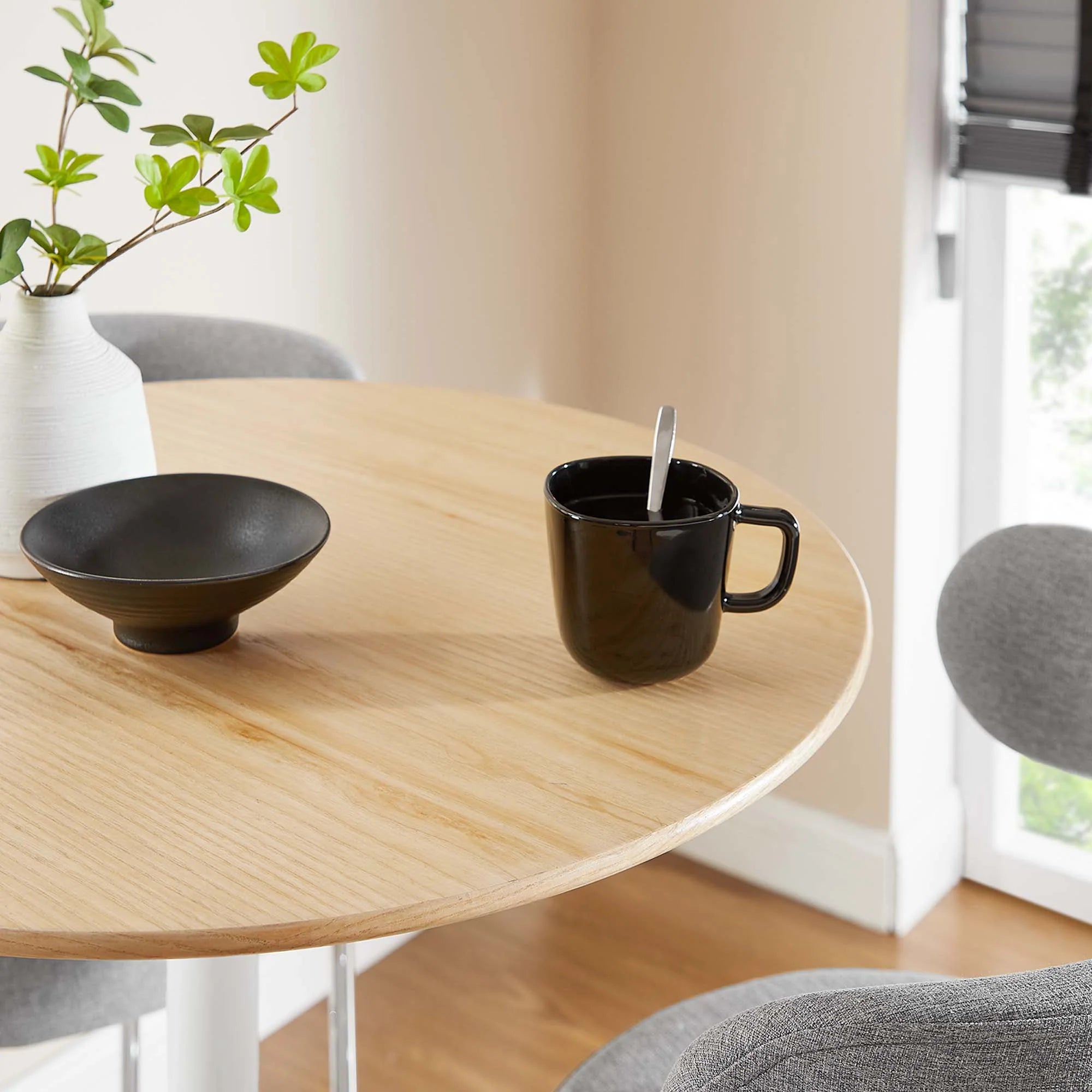 Lippa Round Wood Bar Table