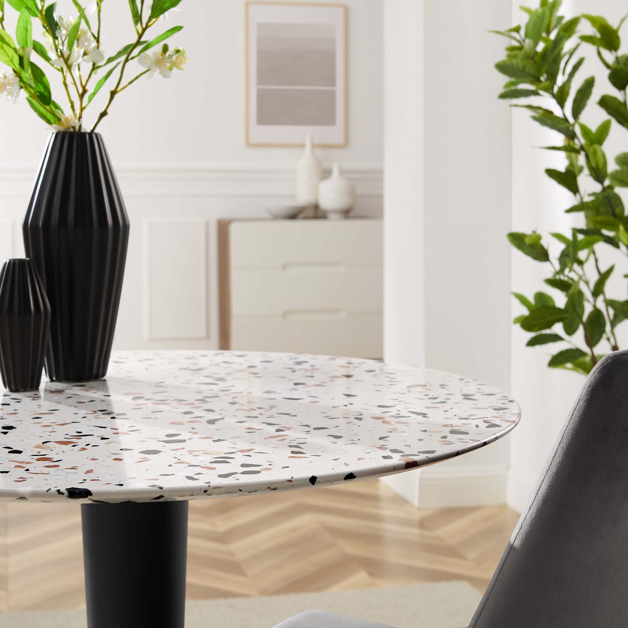 Zinque 36" Round Terrazzo Dining Table in Gold White