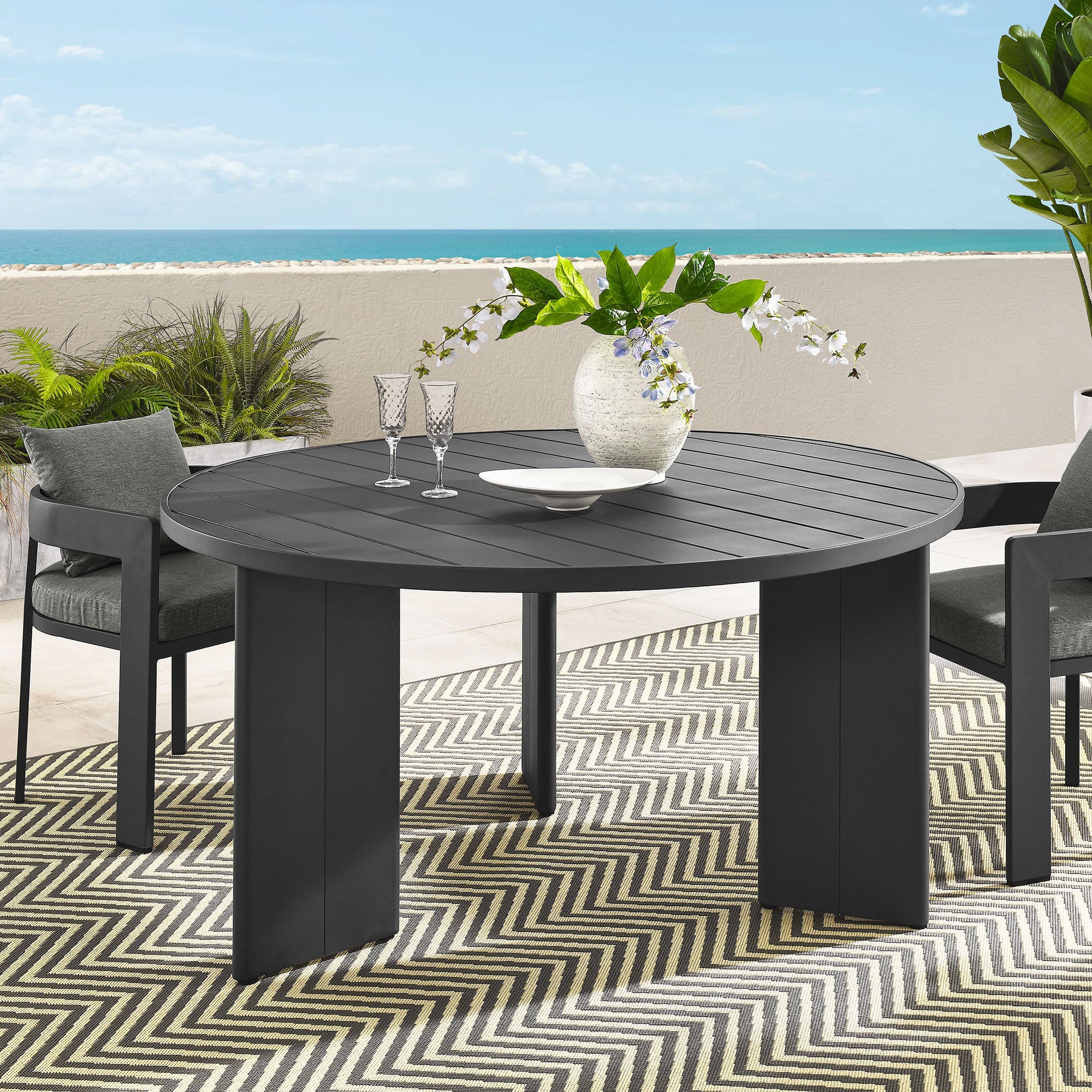 Tahoe Round Outdoor Patio Aluminum Dining Table in Gray