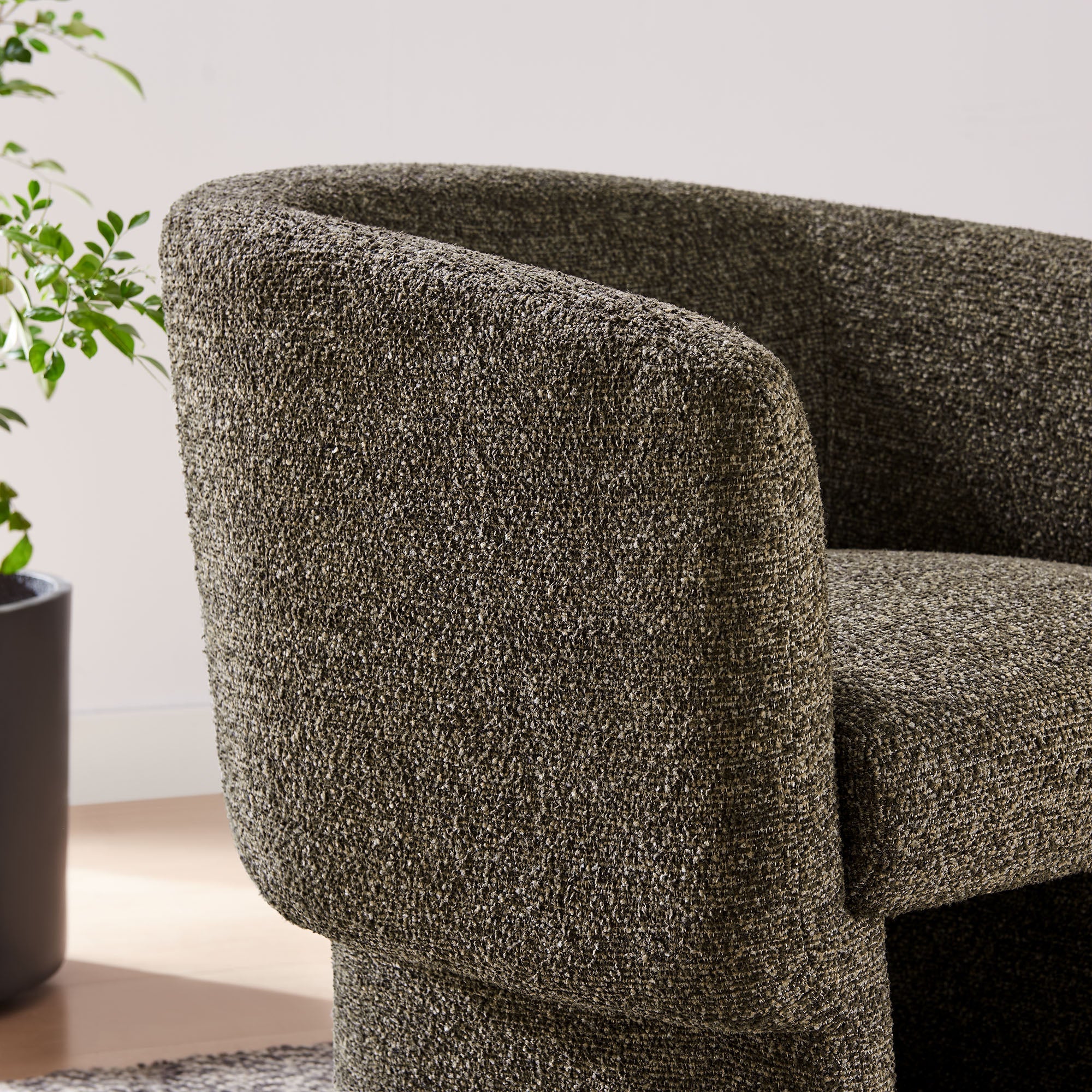 Fauteuil d'appoint tonneau en tissu Boucle Muse