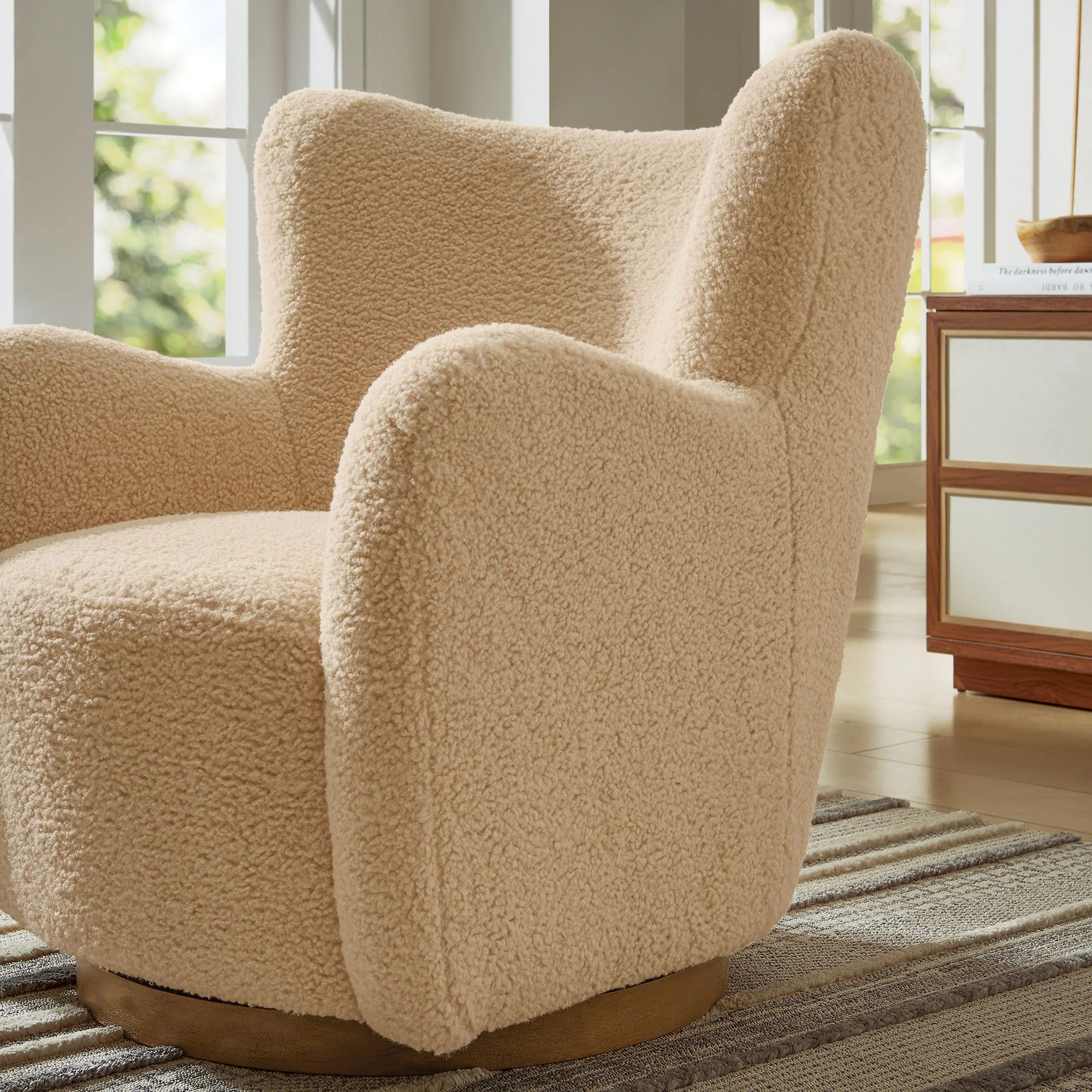 Fauteuil d'appoint pivotant Montrose Wingback Sherpa 