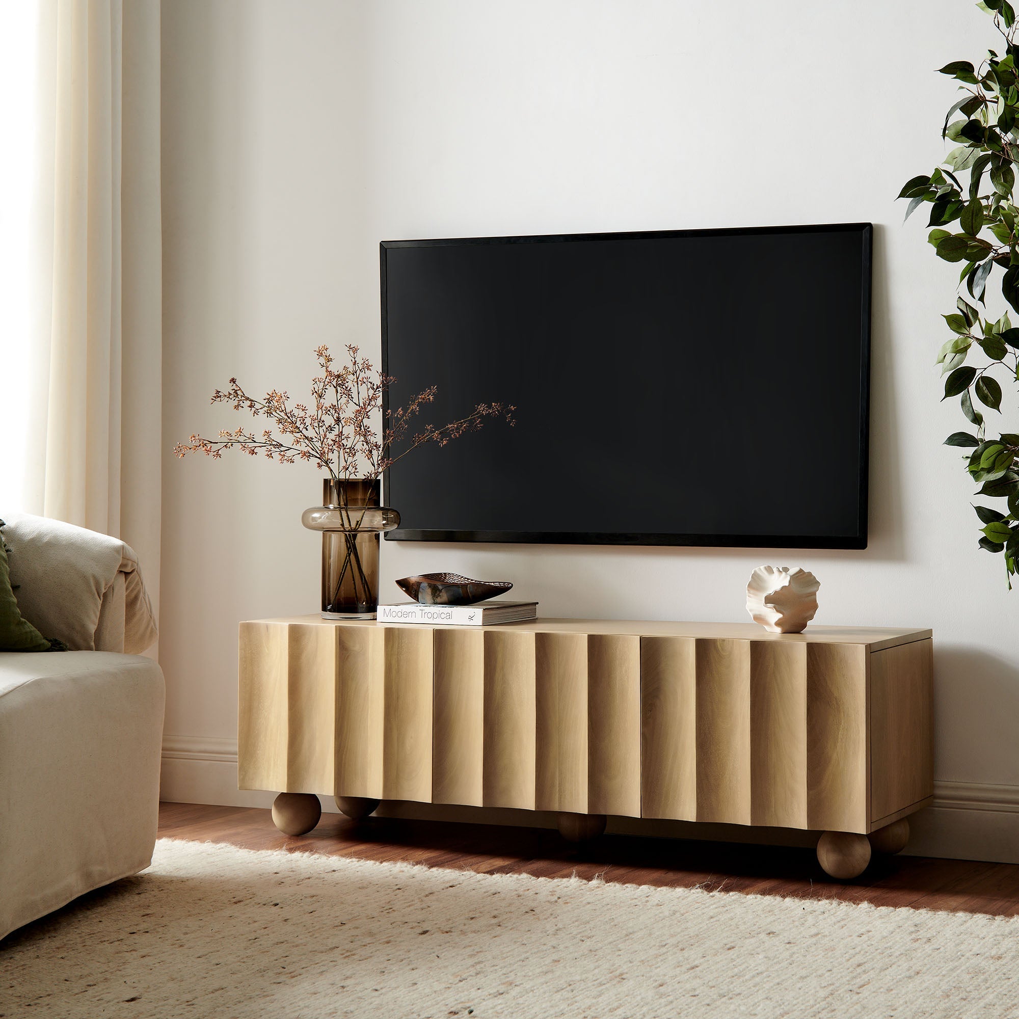 Sorren Scalloped 54" Wood TV Stand