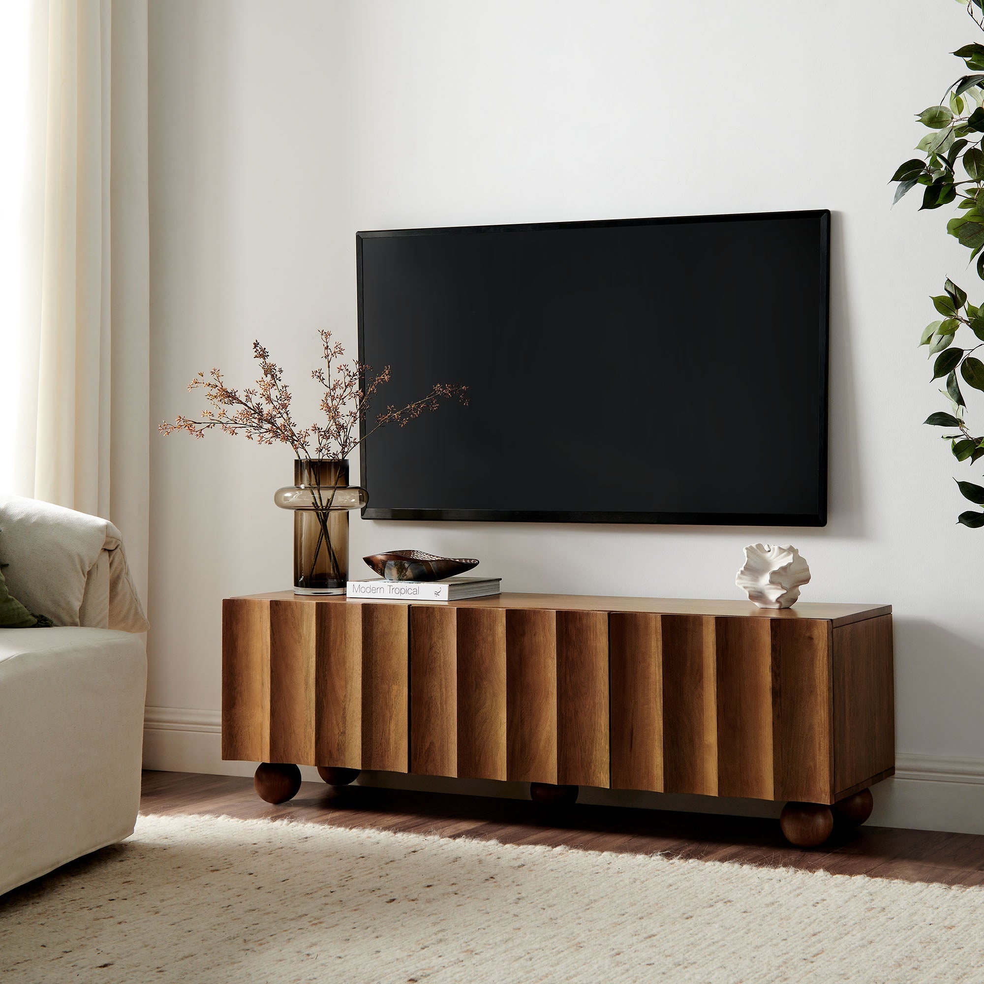 Sorren Scalloped 54" Wood TV Stand