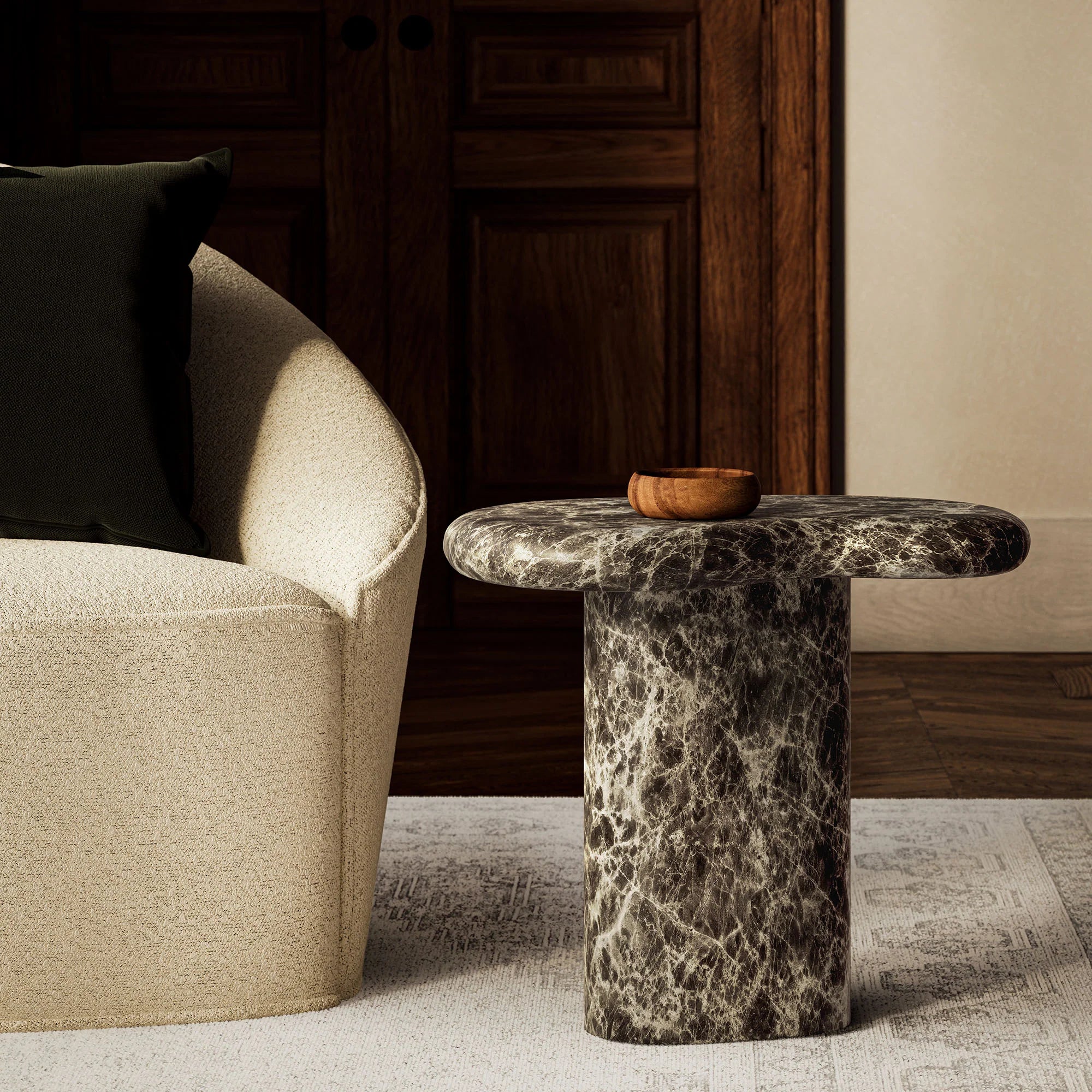 Table d'appoint en faux travertin texturé pour patio intérieur et extérieur Elowen en travertin 