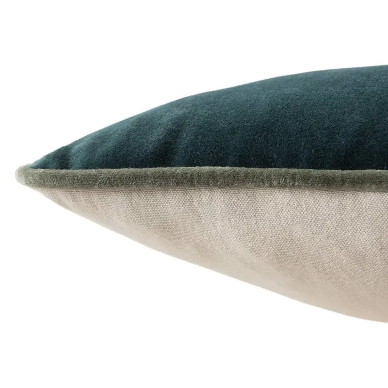 Emerson Lumbar 13X21 inch