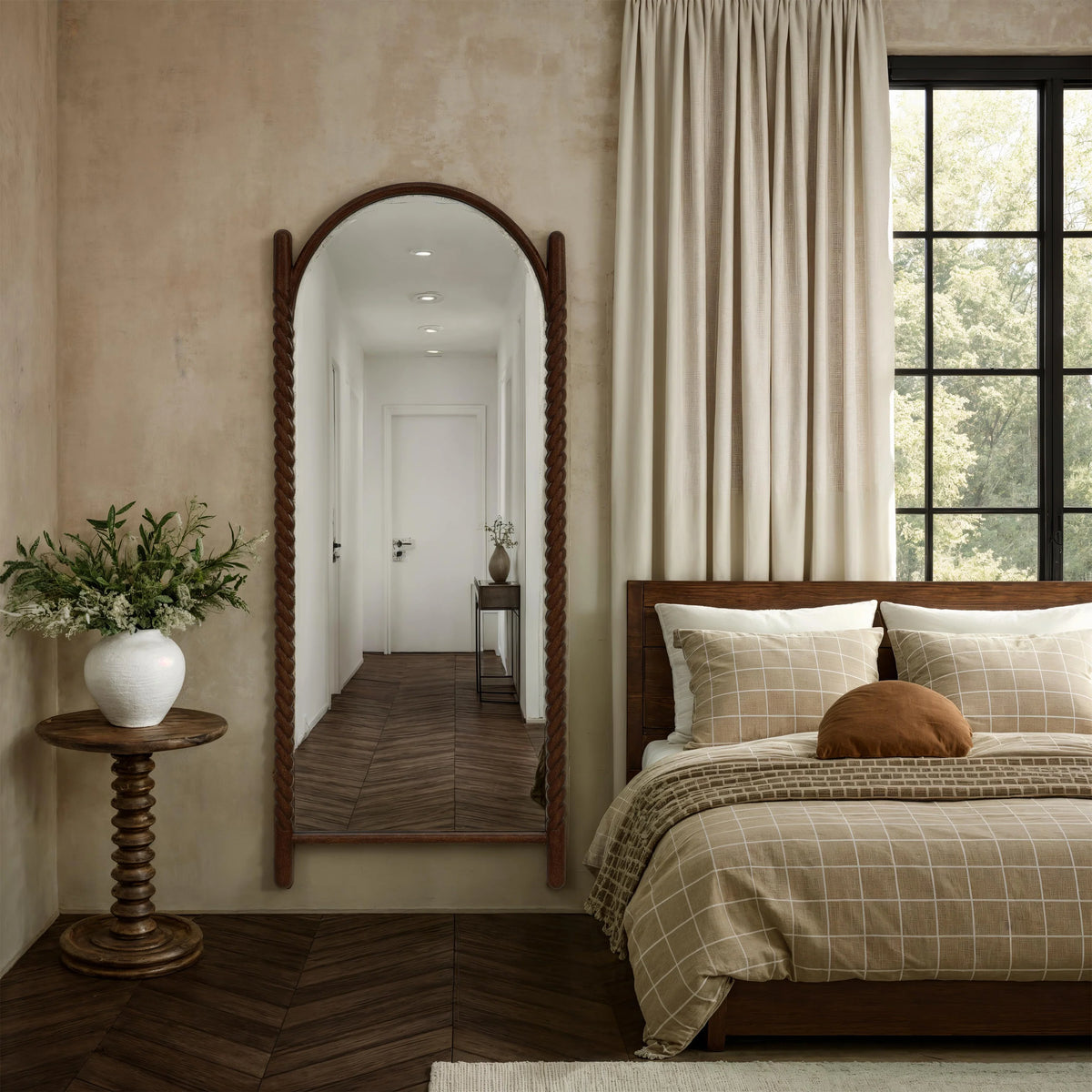 Ignatius Leaner Mirror