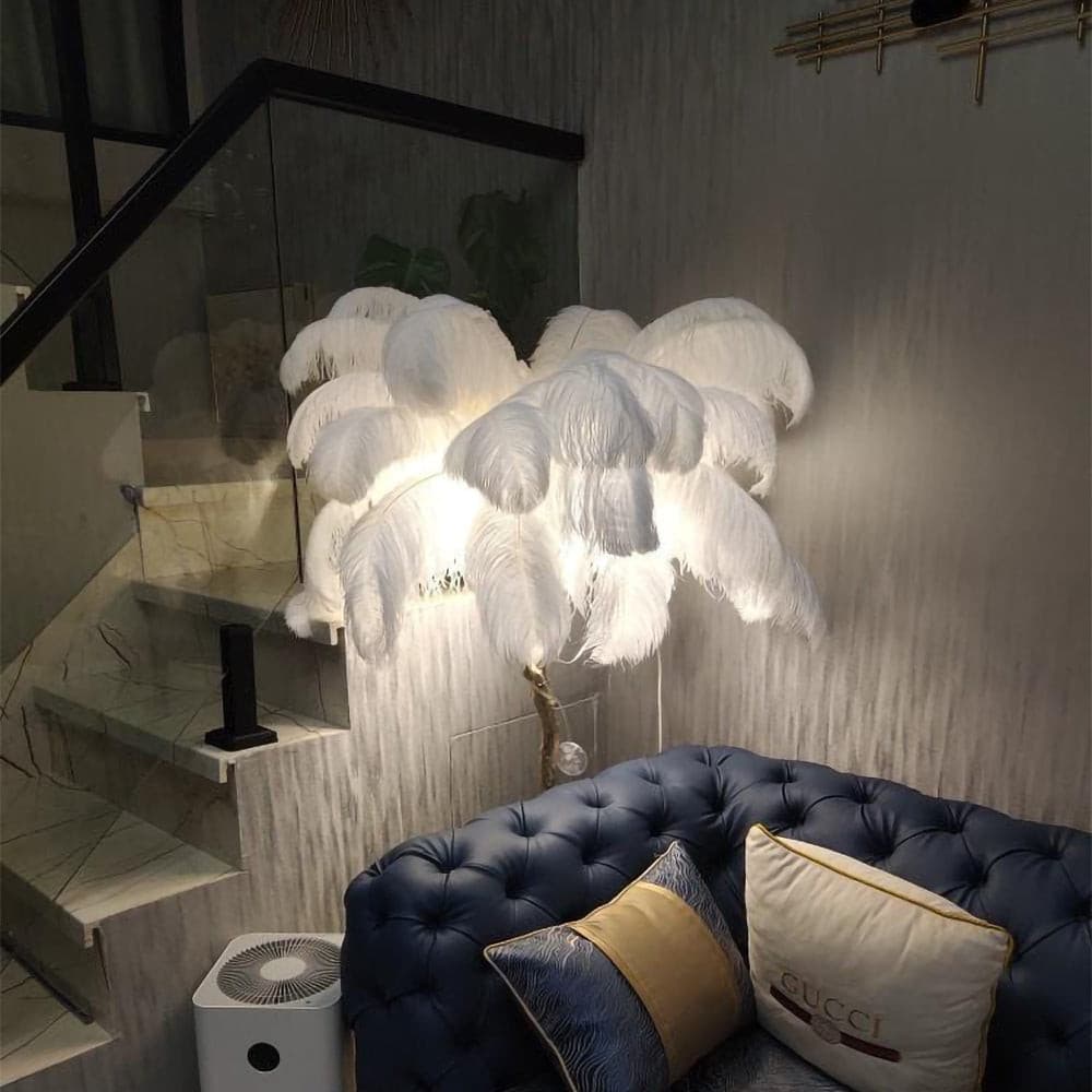 Lampadaire en plumes d'autruche