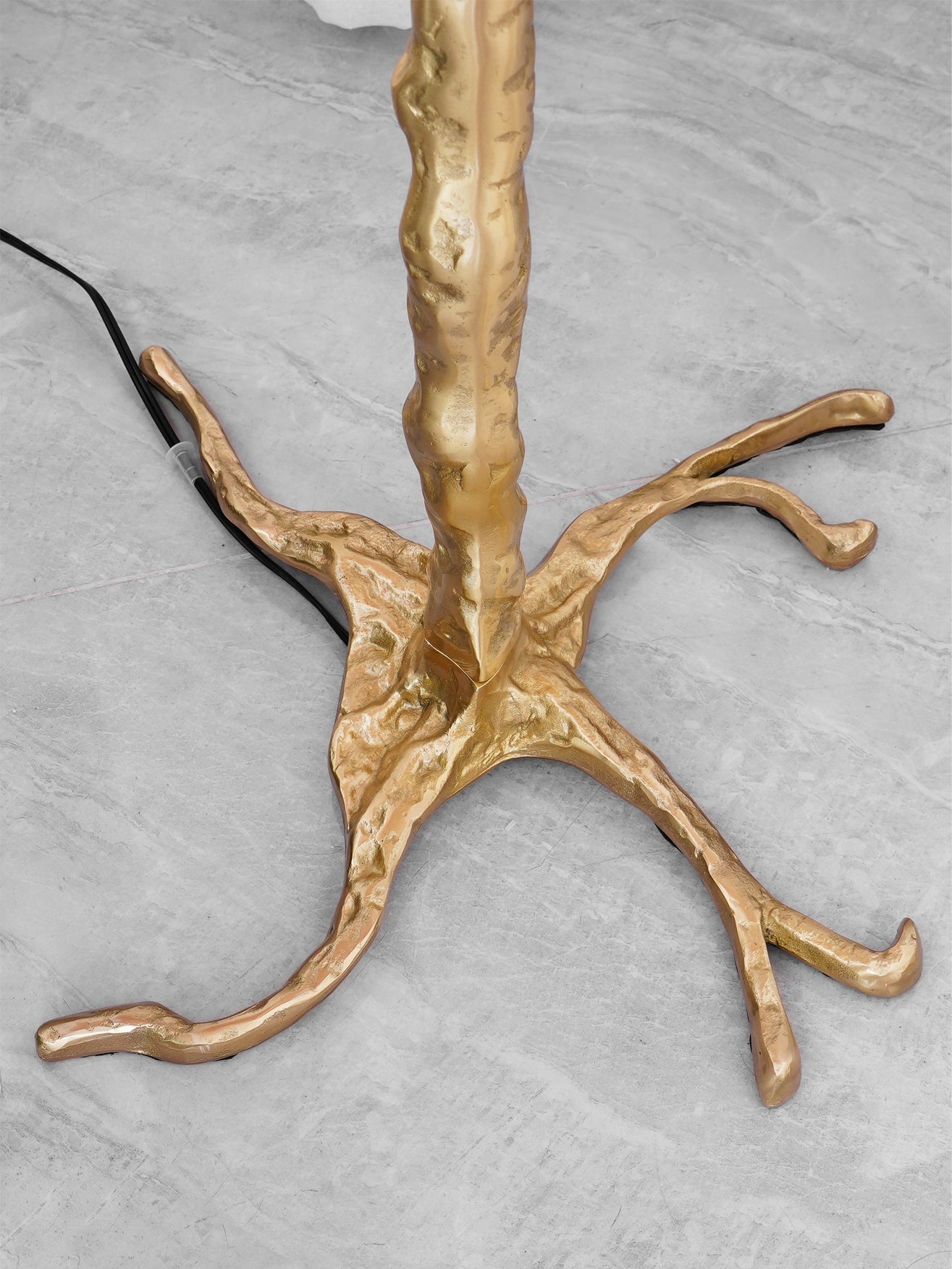 Lampadaire en plumes d'autruche