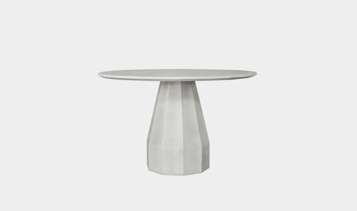 Templo Outdoor Dining Table