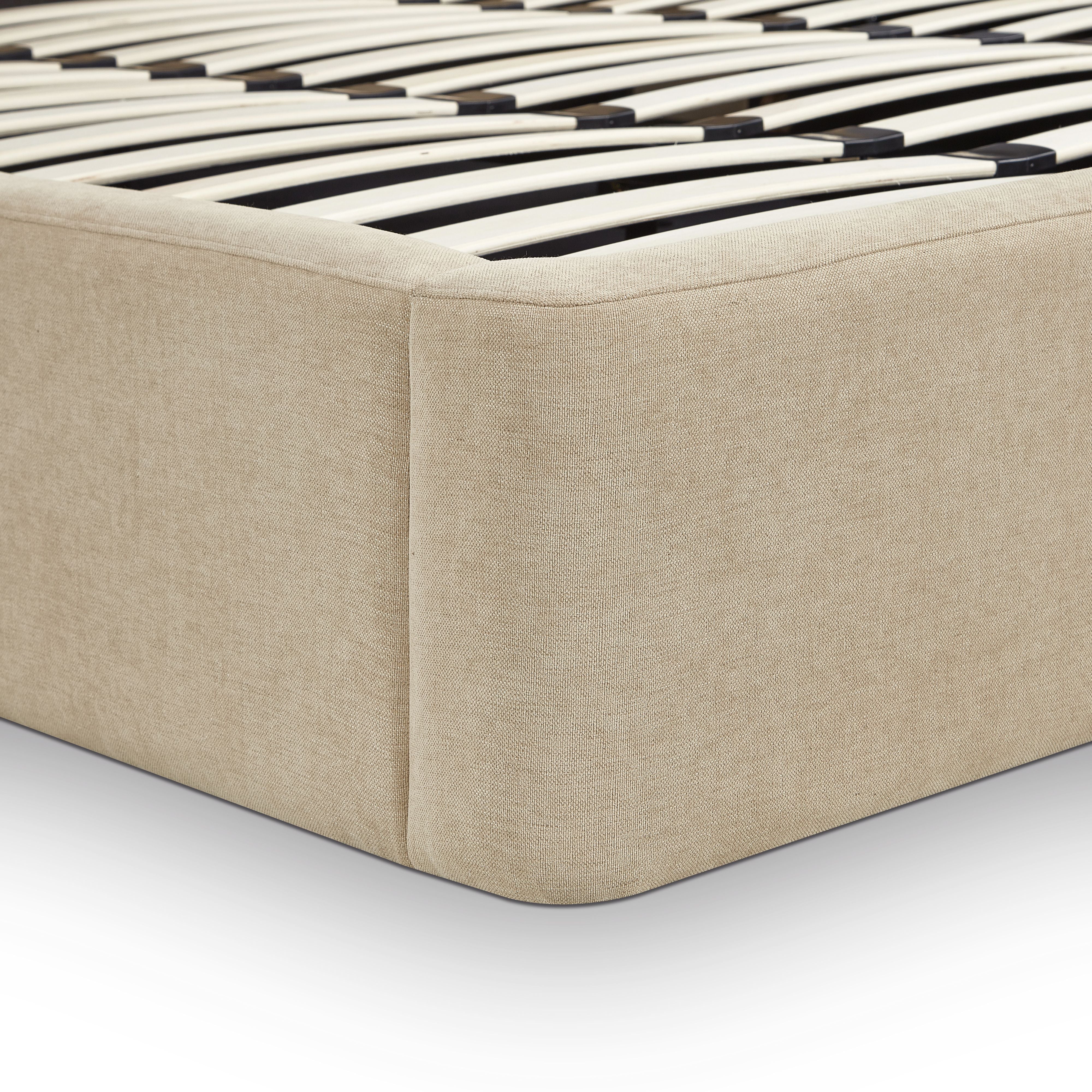 Harmony Performance Chenille Bed