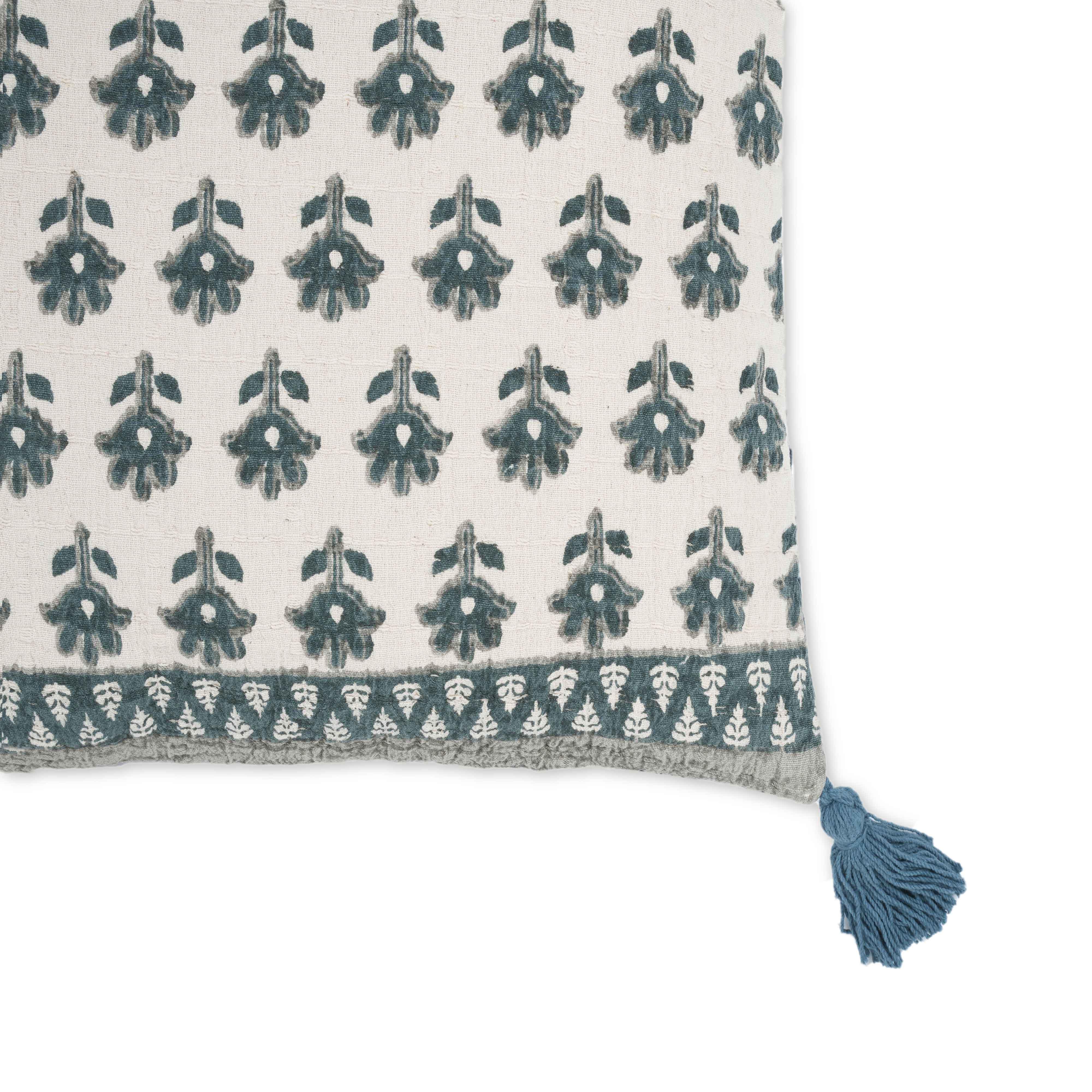 Blossom 20" Printed Cotton Tassel Throw Pillow Cover