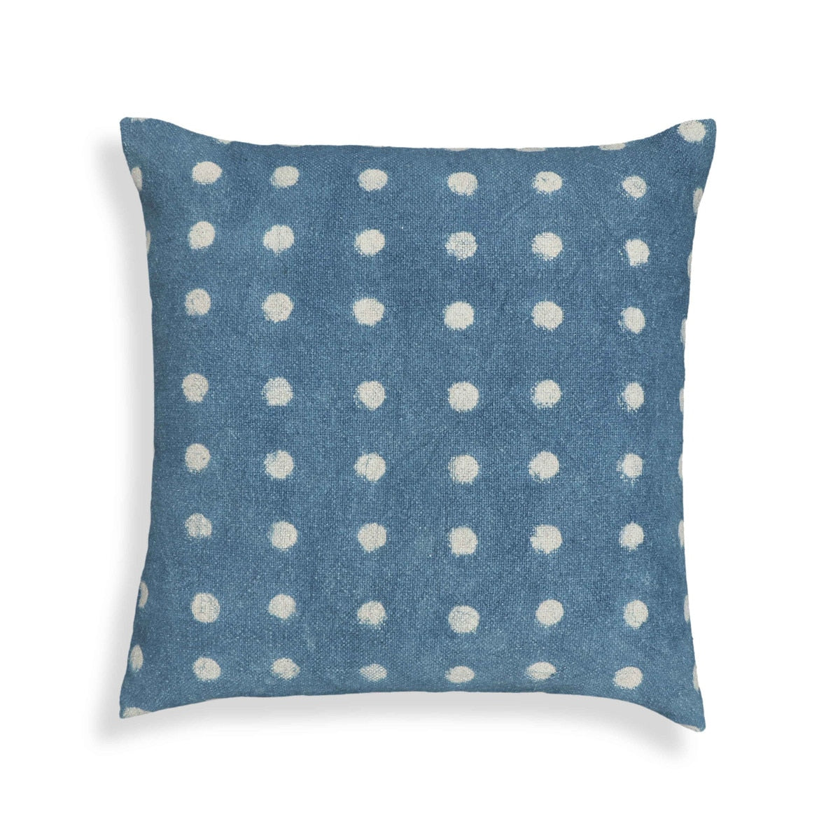 Coussin décoratif carré en coton à pois indigo de 20 po