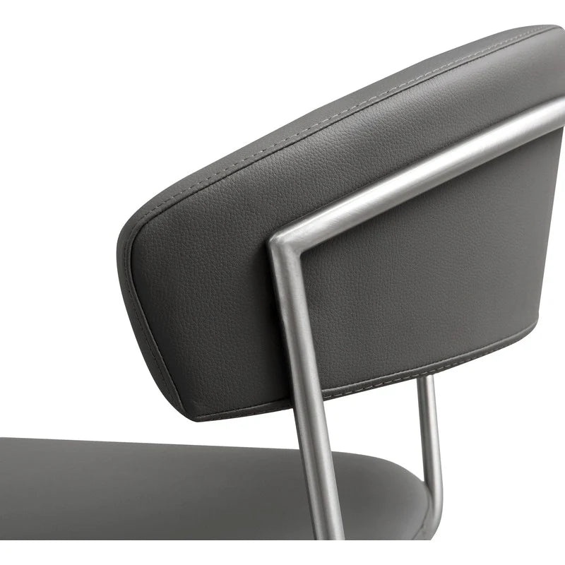 Tabouret de bar Cosmo Light Grey Performance en cuir végétalien et acier inoxydable