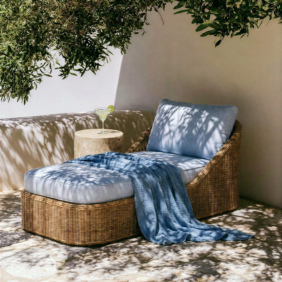 Axel Boucle Outdoor Lounge Chair