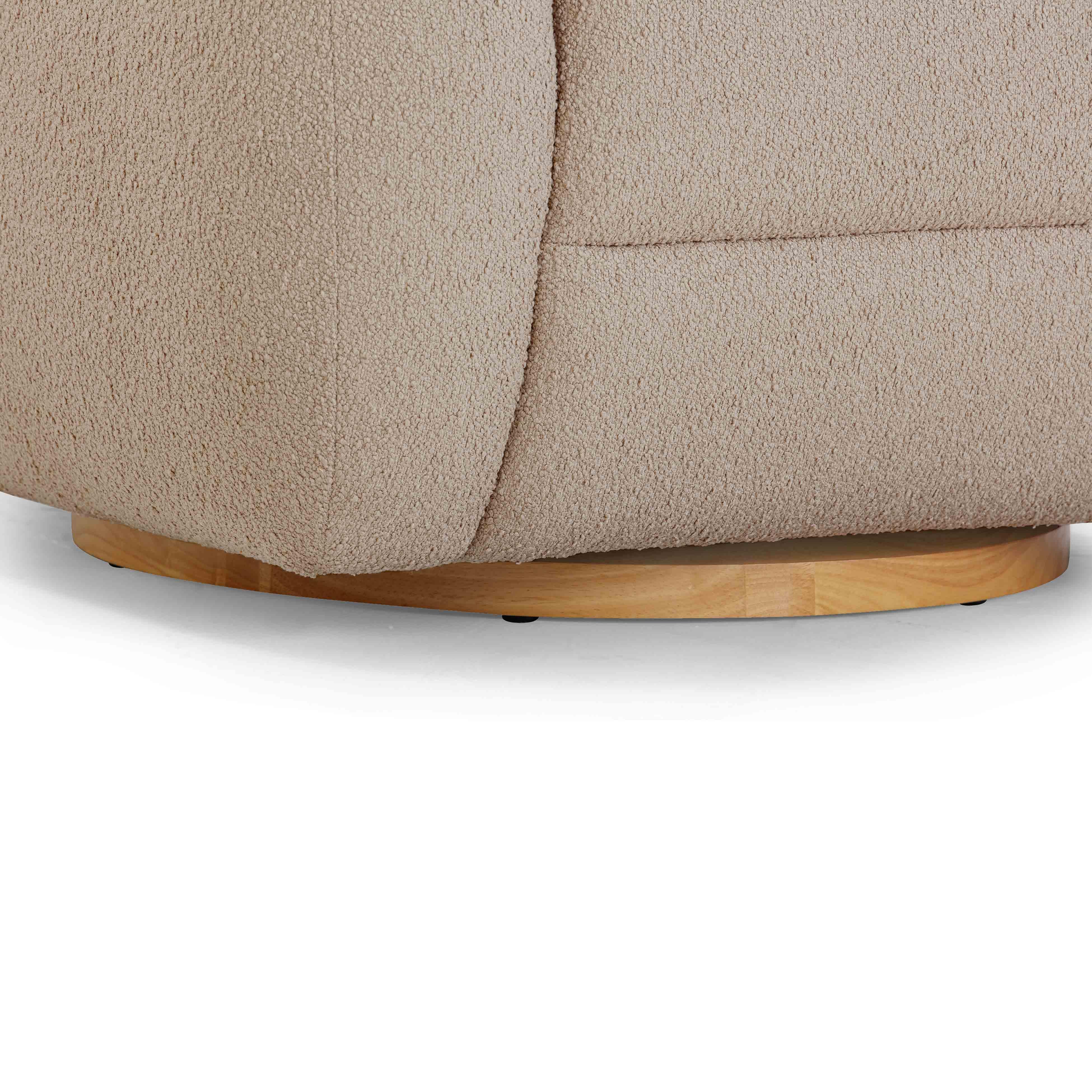 Chaise pivotante Judy en boucle marron clair