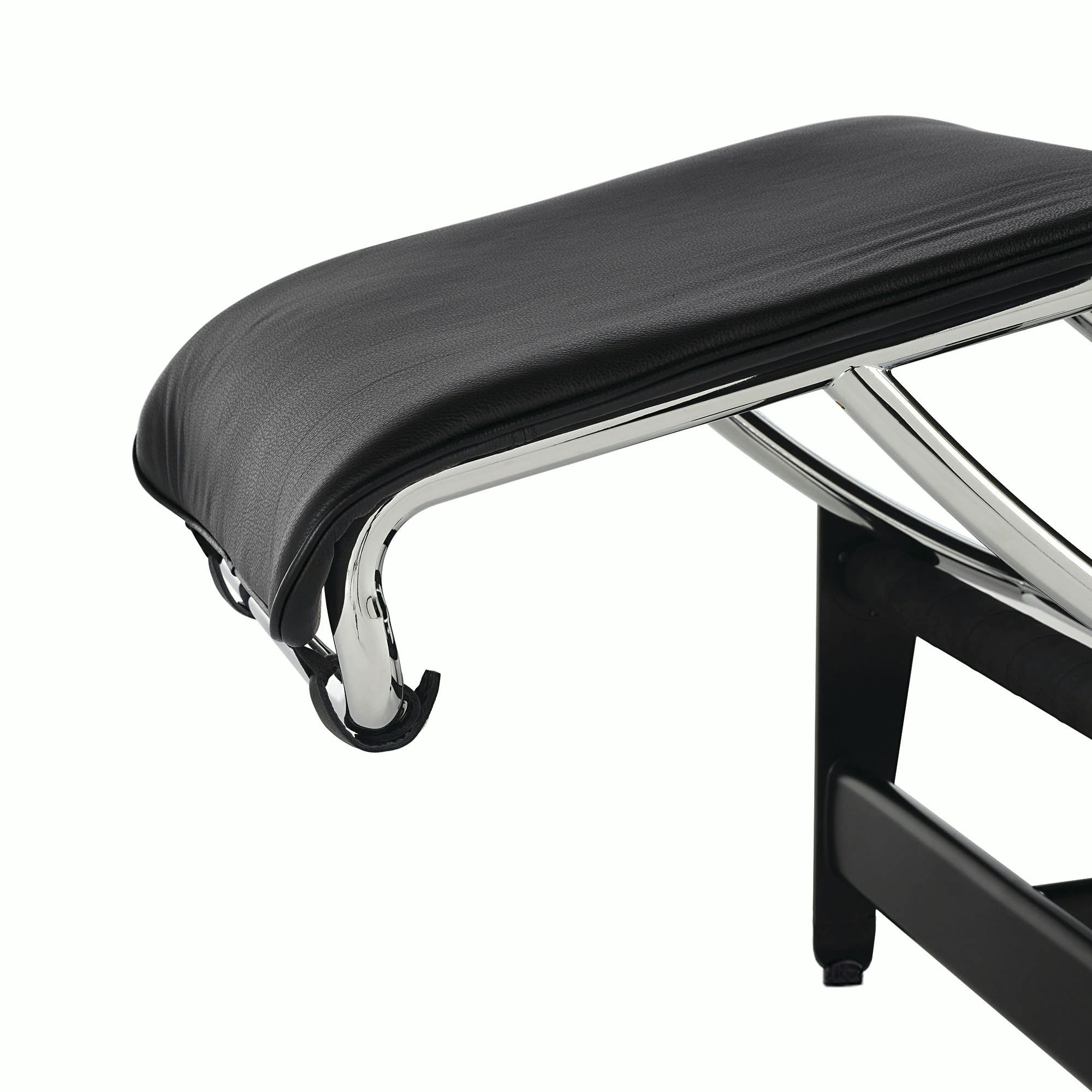 LC4 Chaise Lounge Vegan Leather