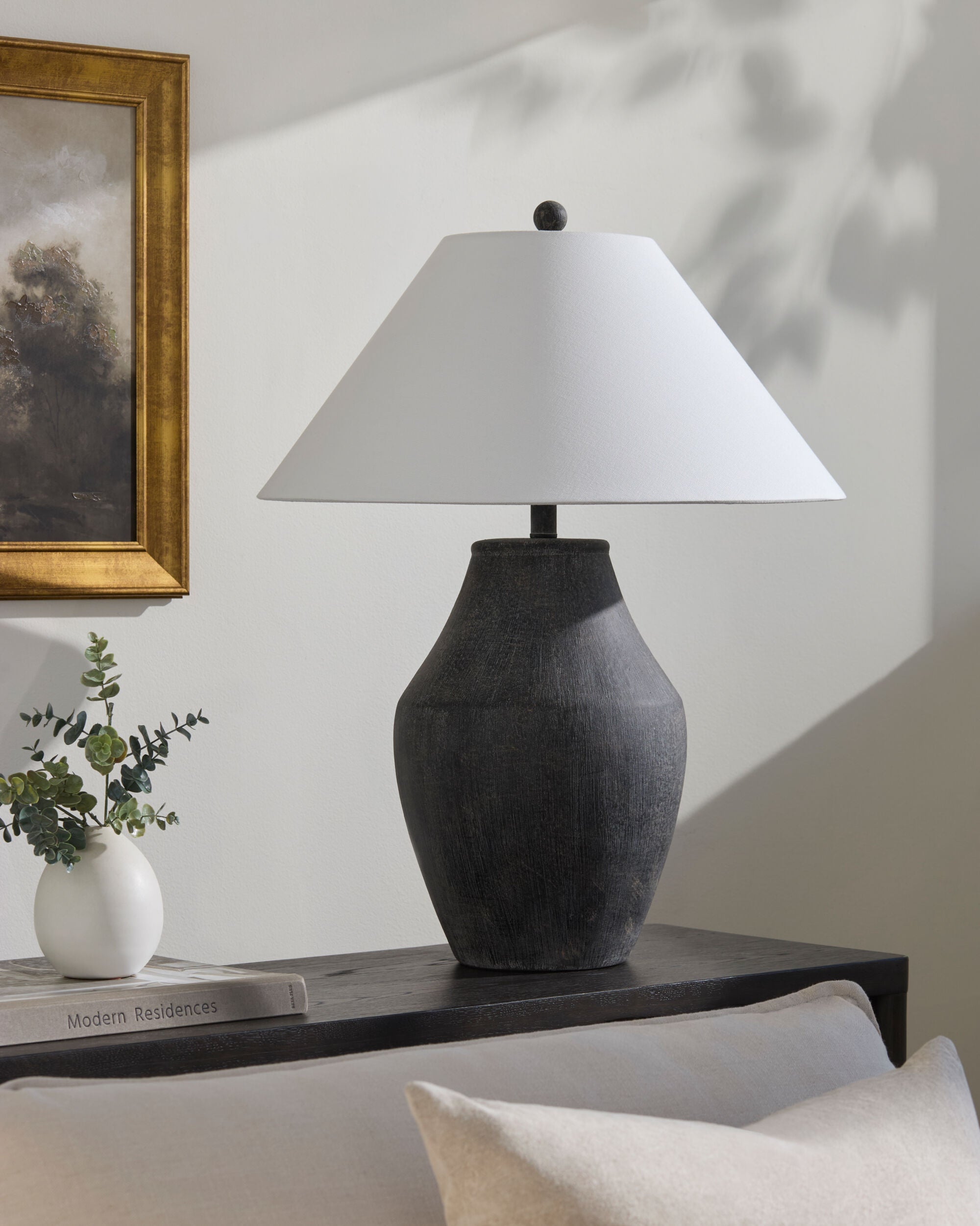 Amaryllis Accent Table Lamp