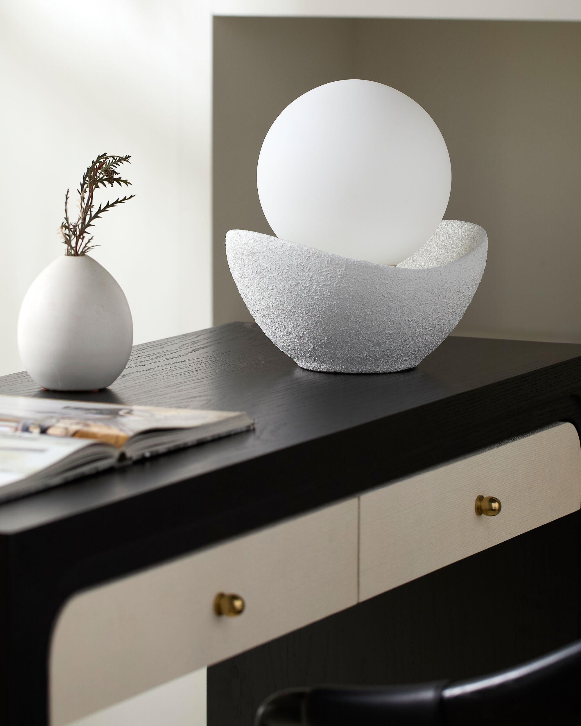 Bocca Accent Table Lamp