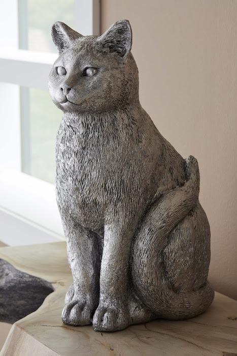 Sculpture de chat en bronze