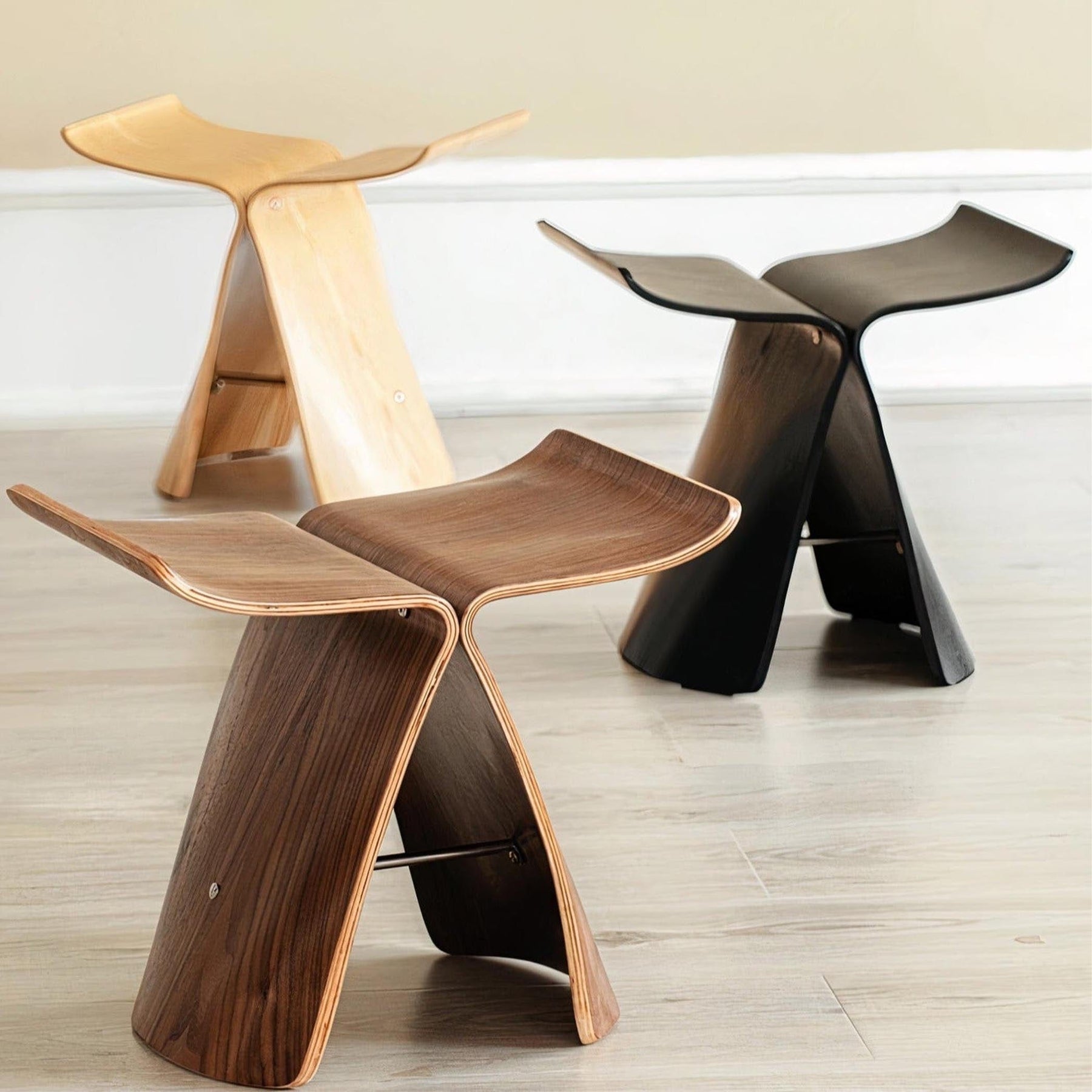 Tabouret papillon Yanagi