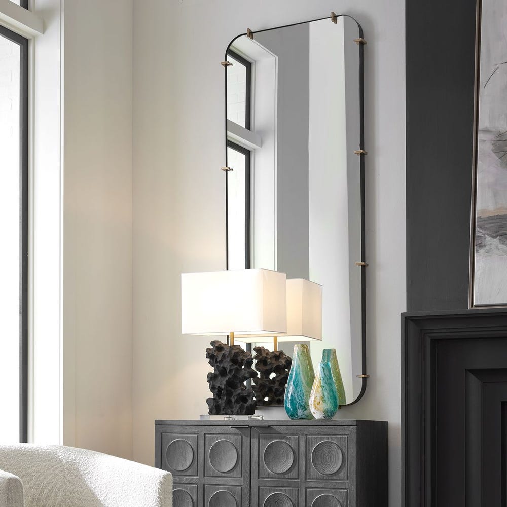 Pali Mirror