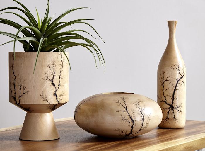 Lightning Vase, Mango Wood, Cup Shape