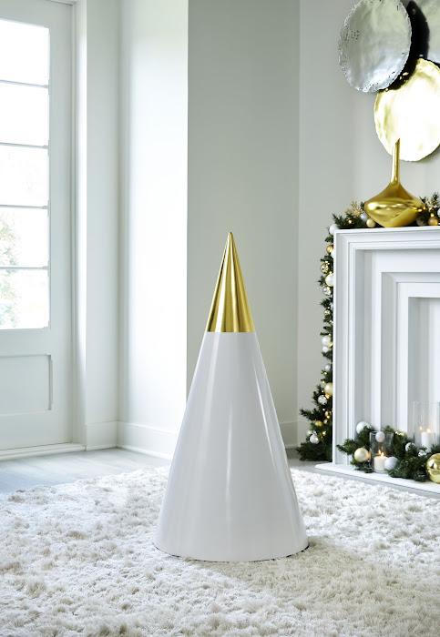 Christmas Tree, Cona, White and Gold Leaf