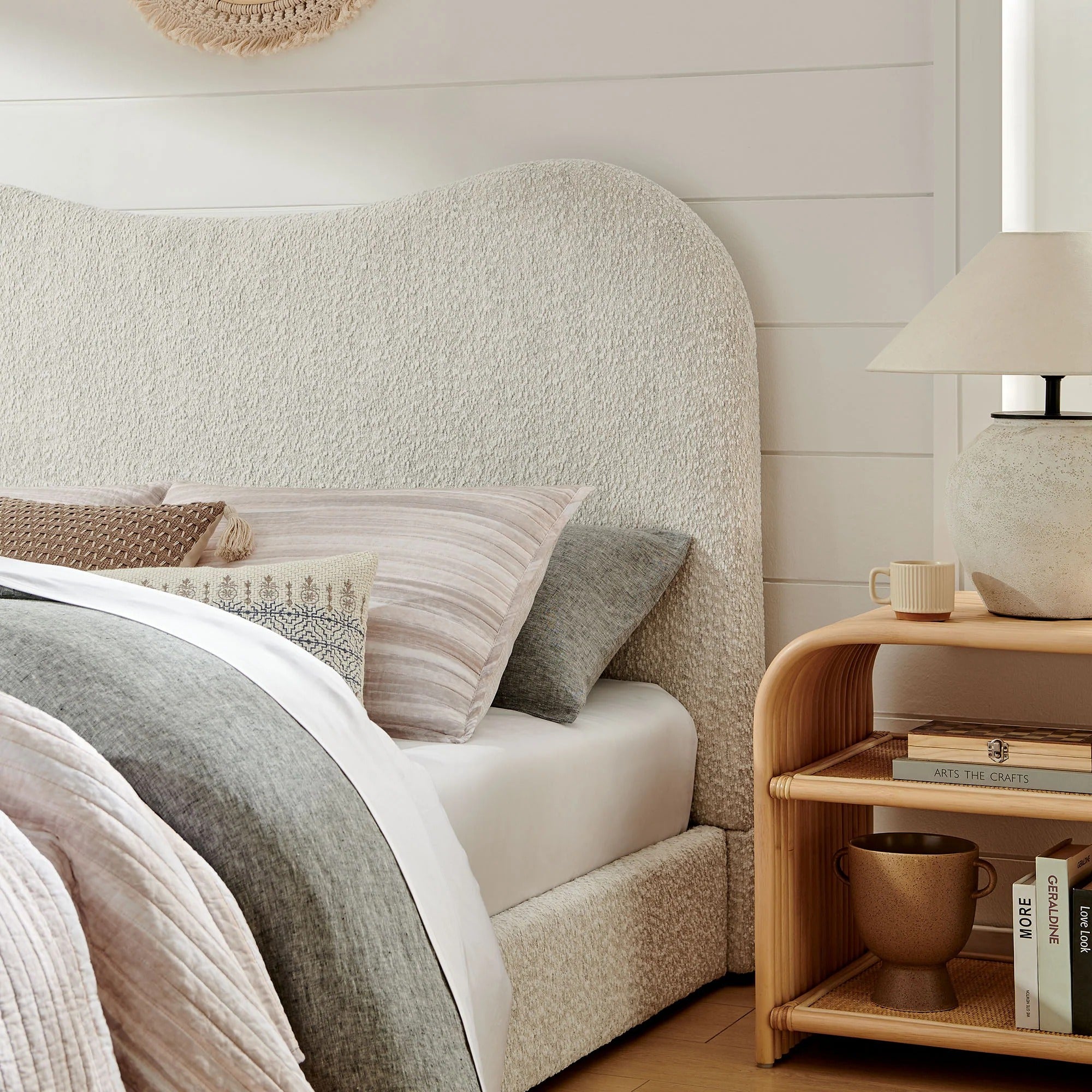 Seluna Boucle Queen Platform Bed