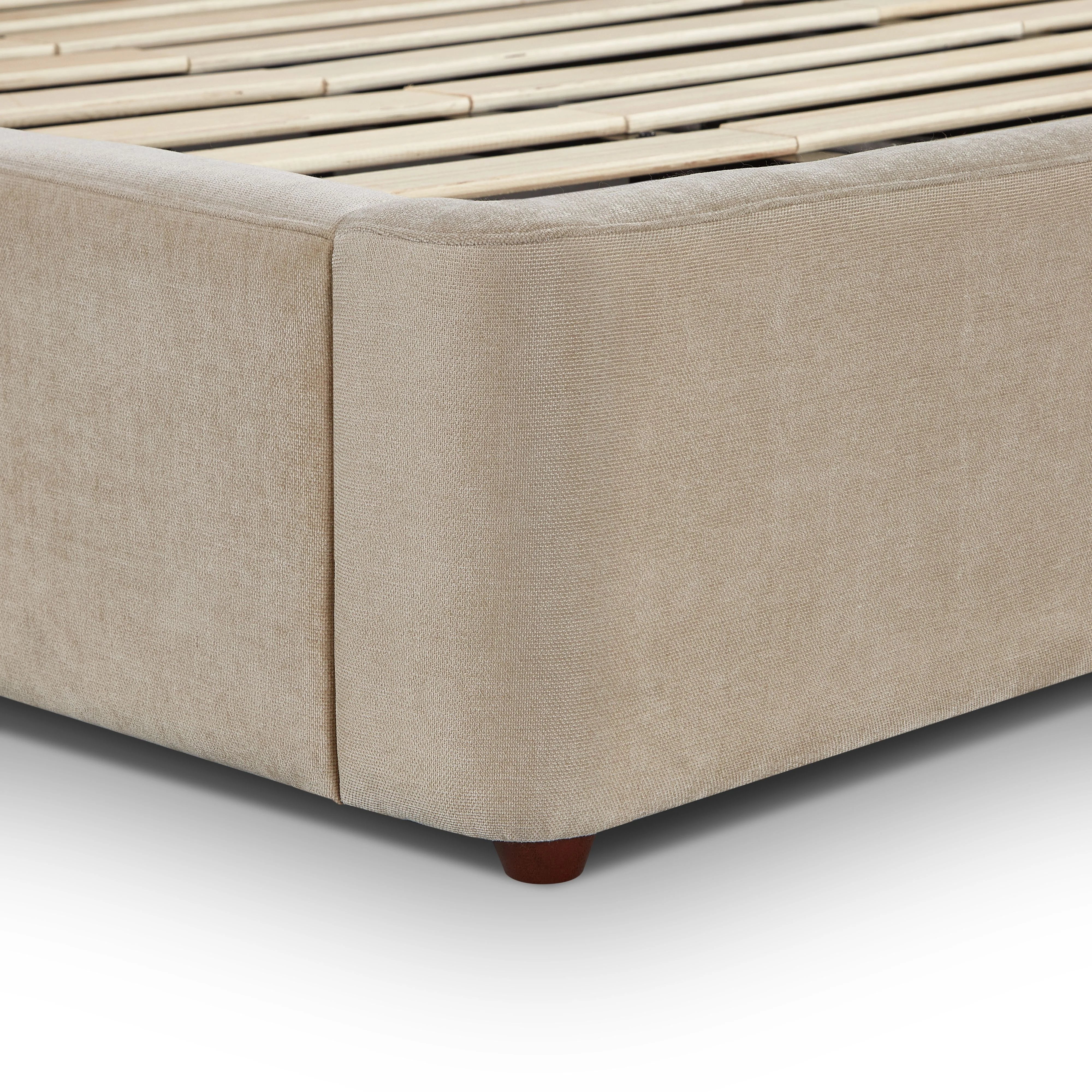 Leah Performance Chenille Bed