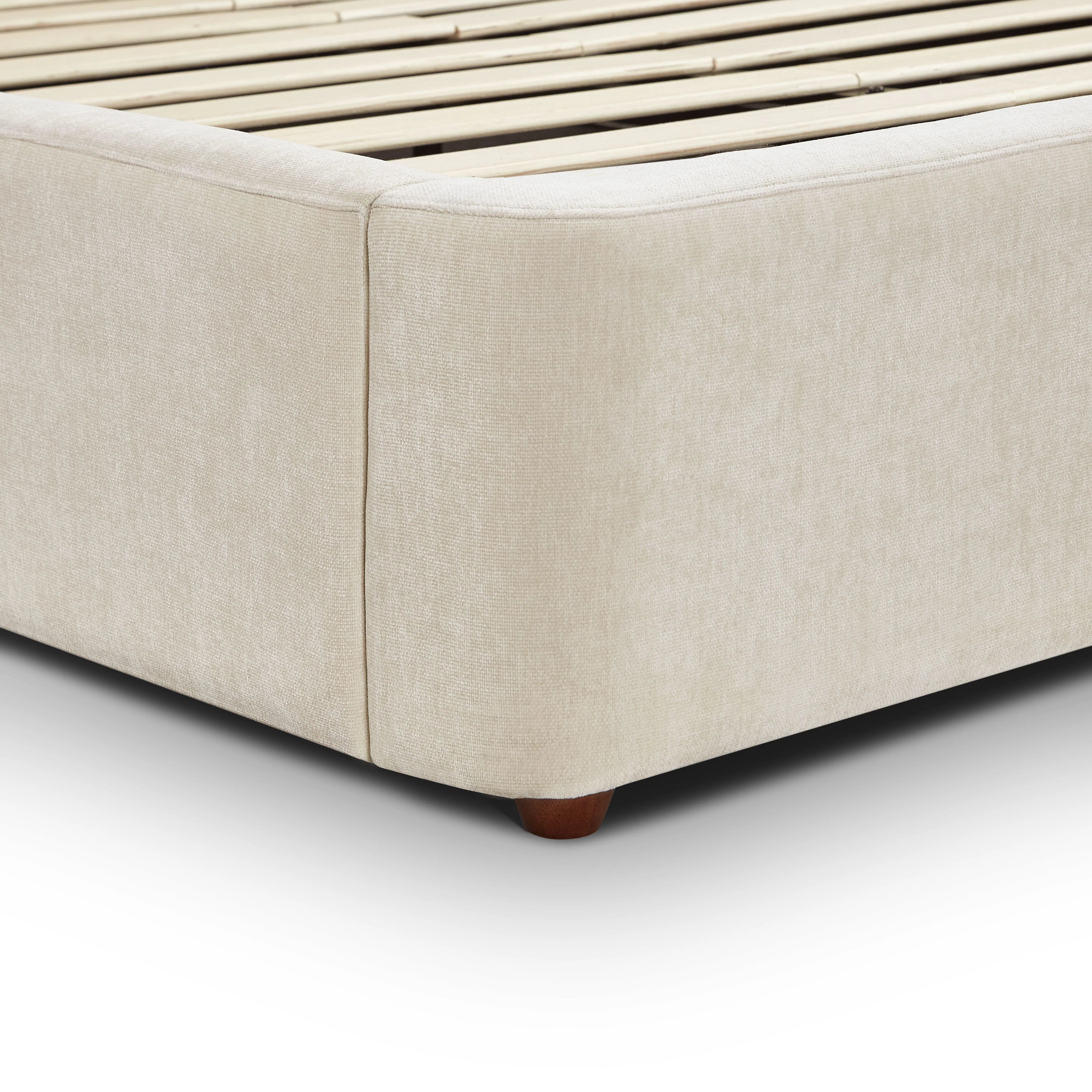 Leah Performance Chenille Bed
