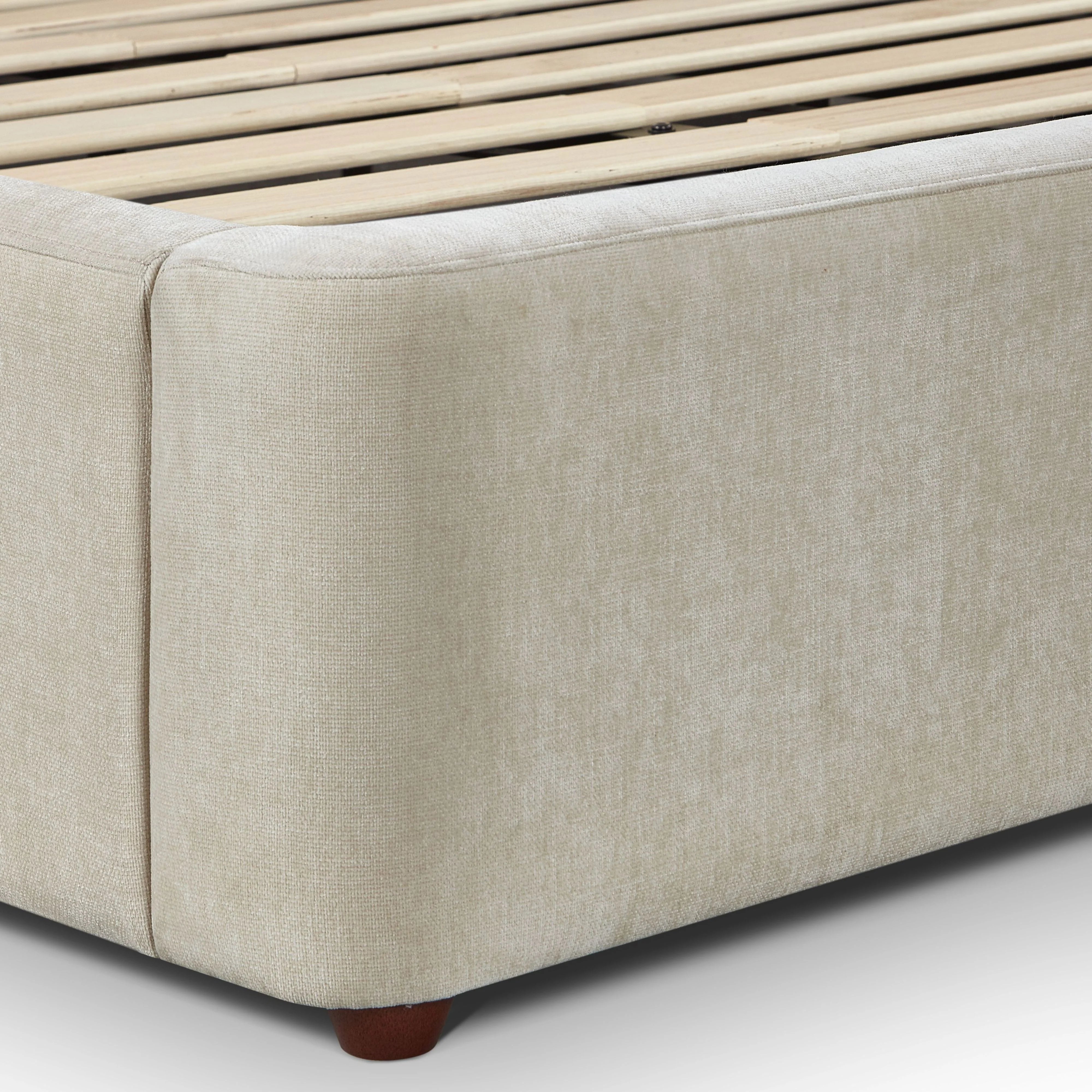 Leah Performance Chenille Bed