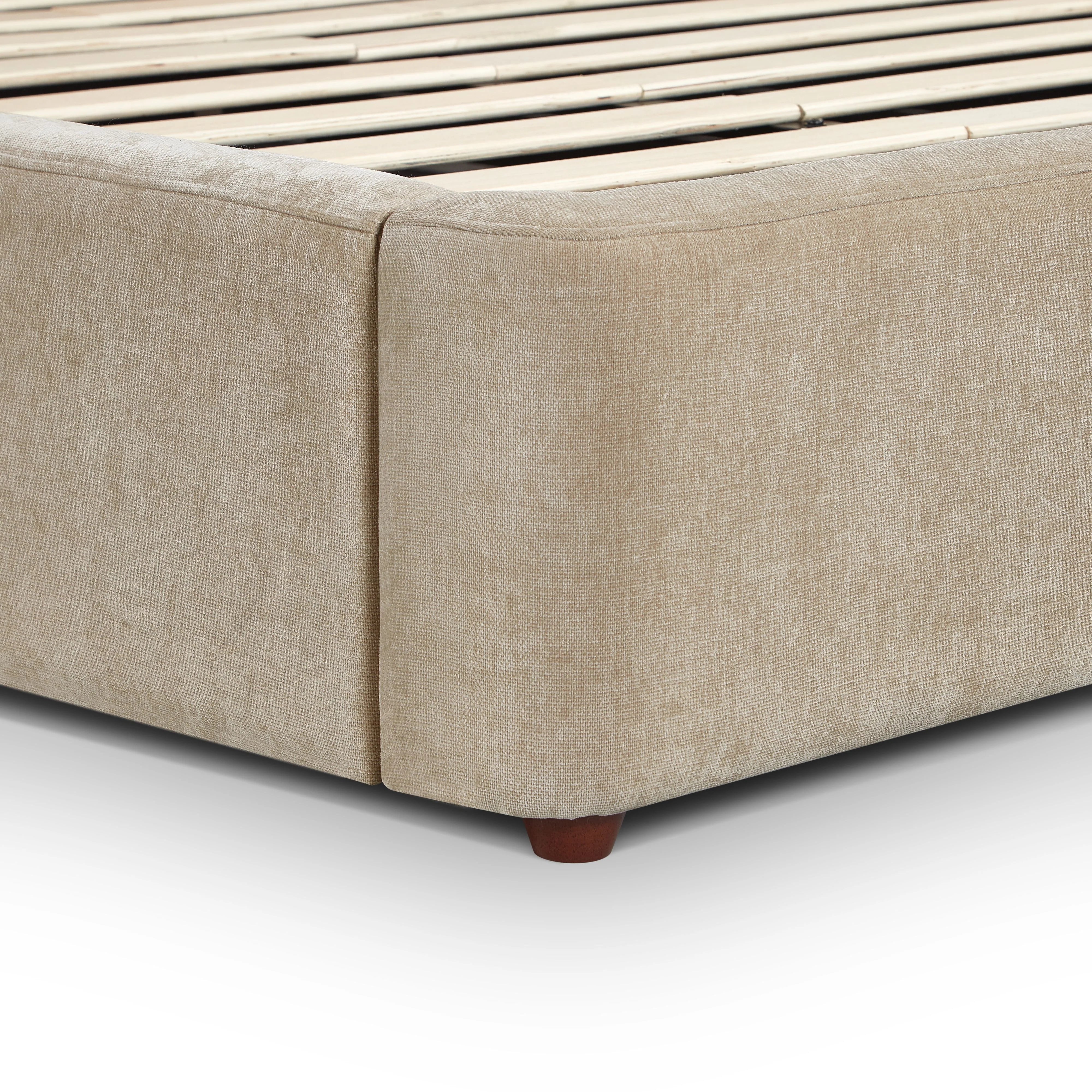 Leah Performance Chenille Bed